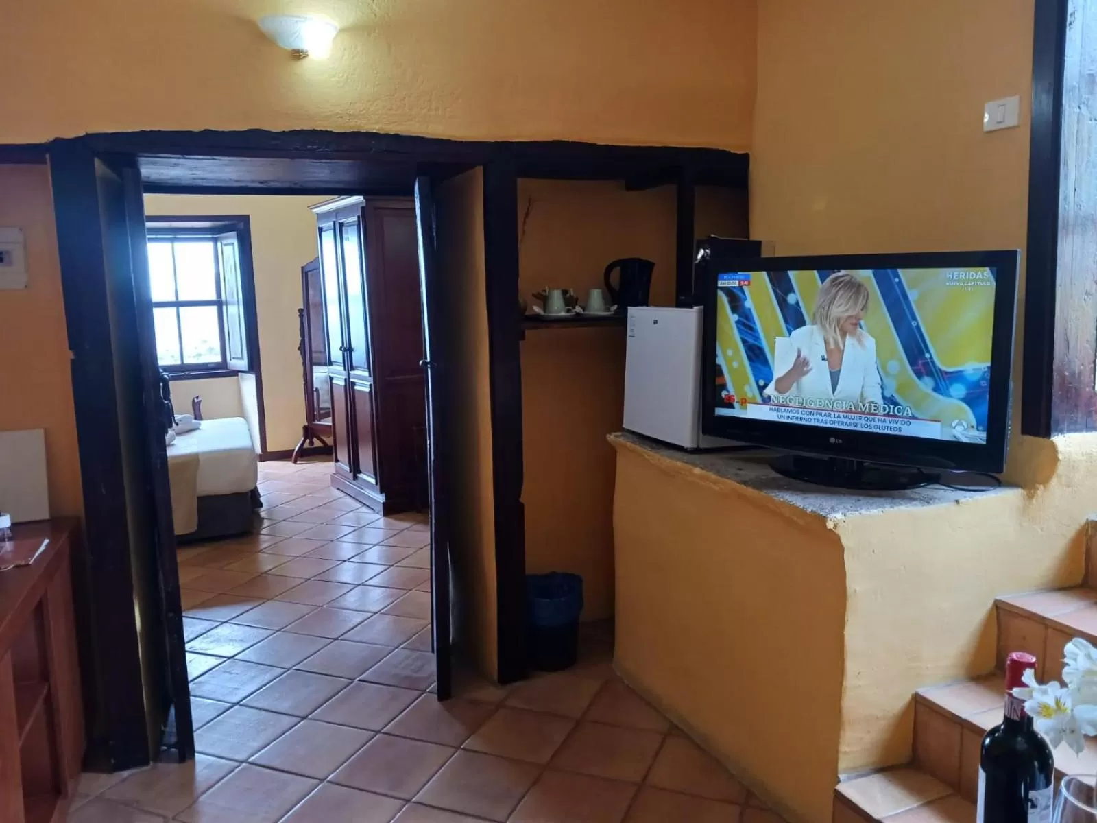 Evening entertainment, Bed in Hotel Rural La Raya 1866