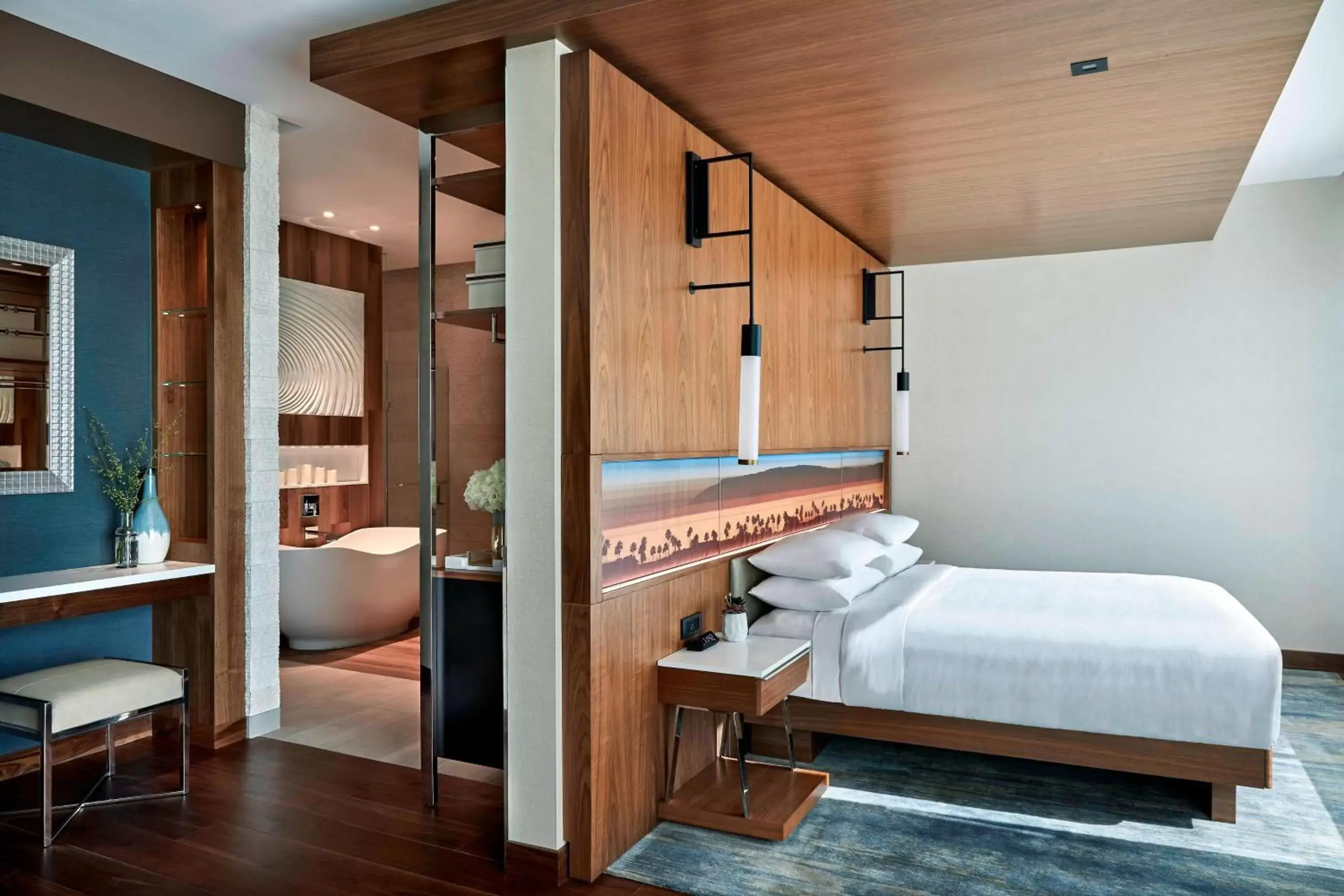 Bedroom, Bed in Marriott Irvine Spectrum