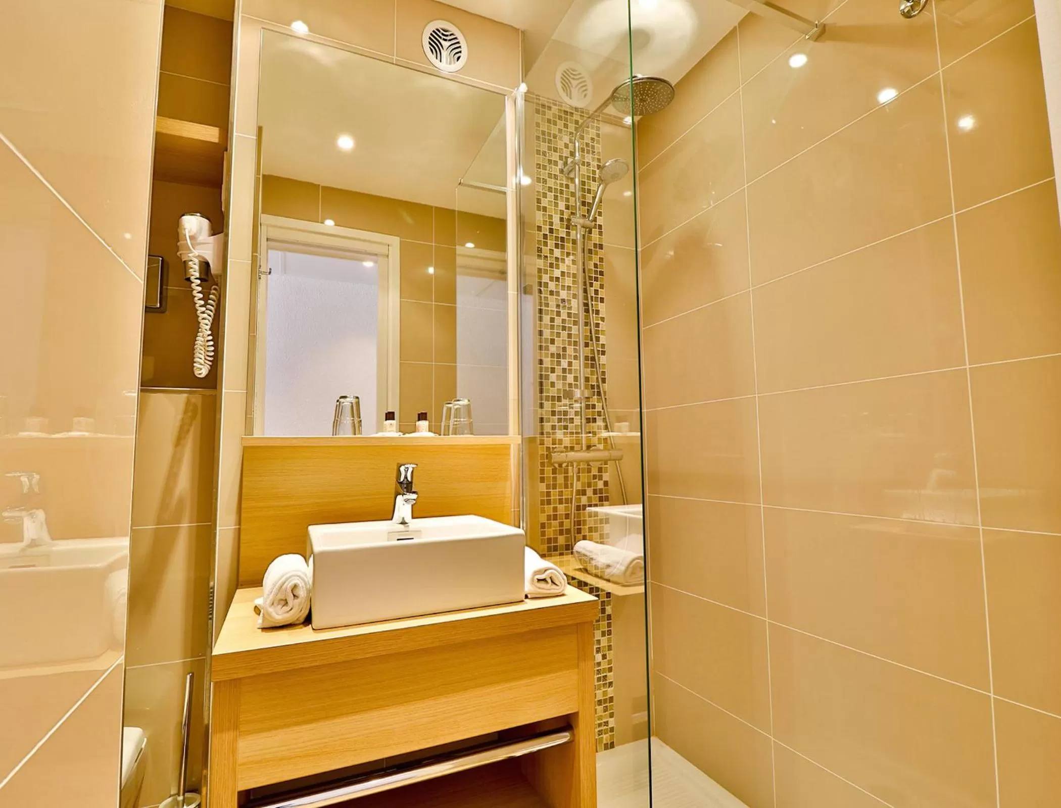 Bathroom in Le Petit Prince