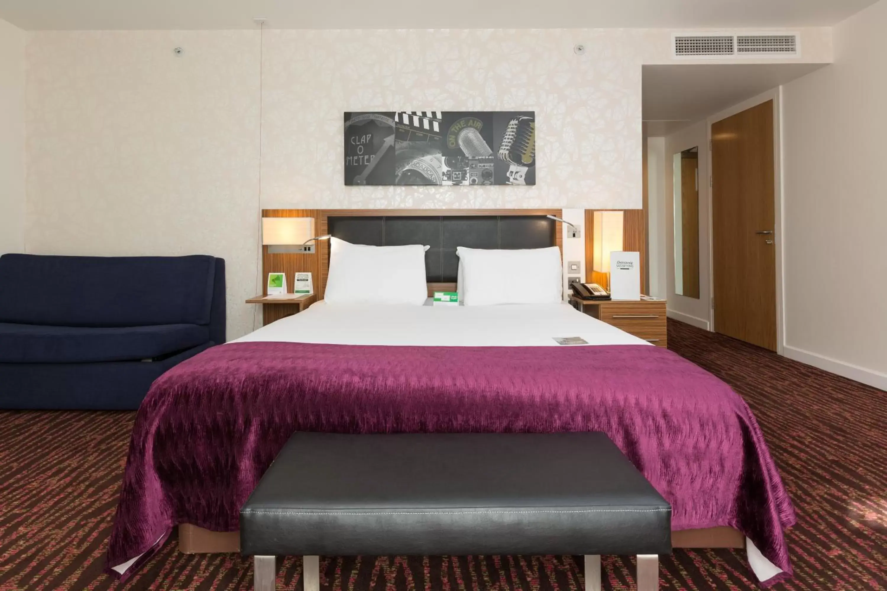 Photo of the whole room, Bed in Holiday Inn Manchester-Mediacityuk, an IHG Hotel