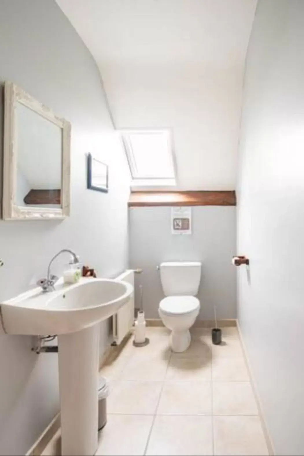 Toilet, Bathroom in Bed and Breakfast Saultchevreuil, au Mont Saint Michel