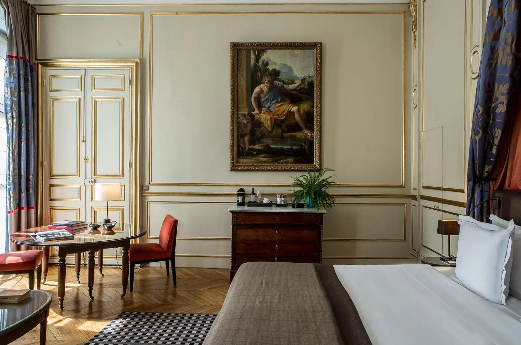 Photo of the whole room in Hôtel Mansart - Esprit de France
