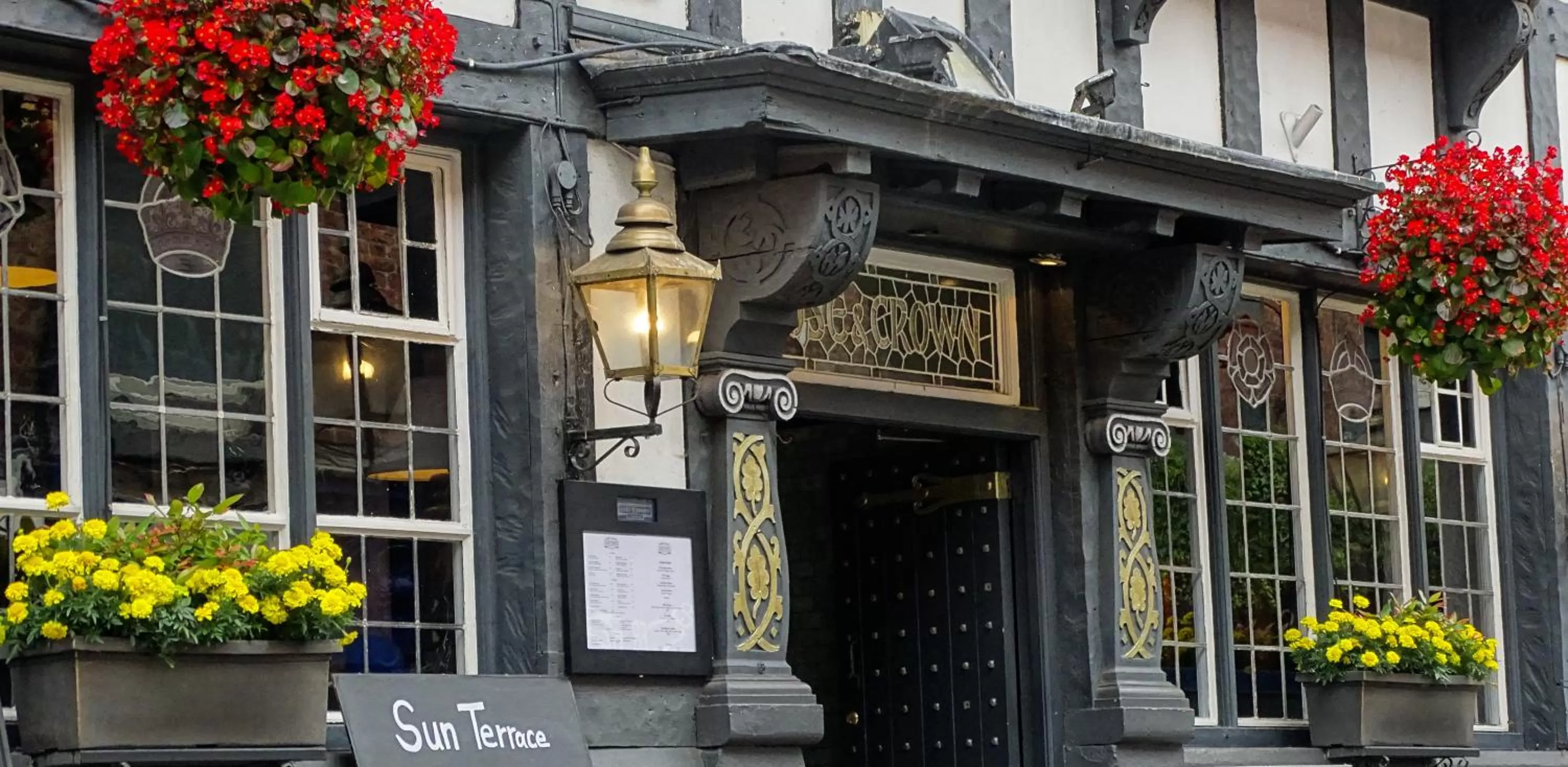 Property building in Rose & Crown Inn