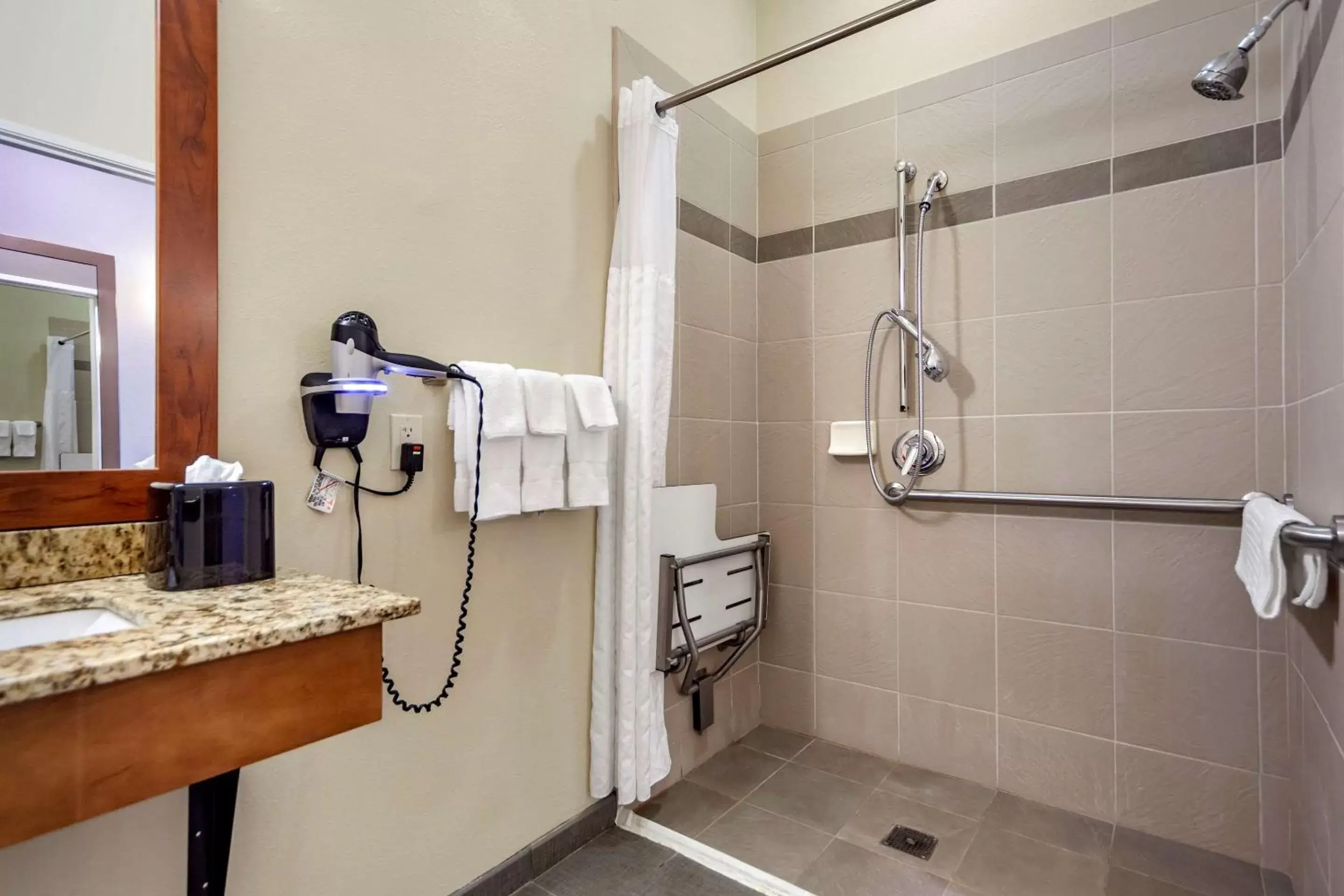 Bathroom in Comfort Inn & Suites Avera Southwest