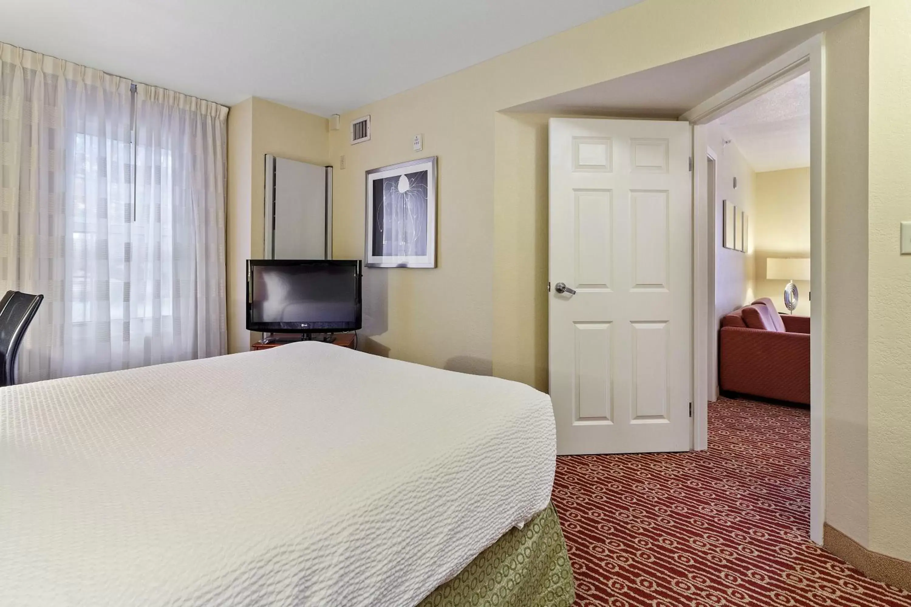 Bed in Extended Stay America Suites - Newport News - Yorktown