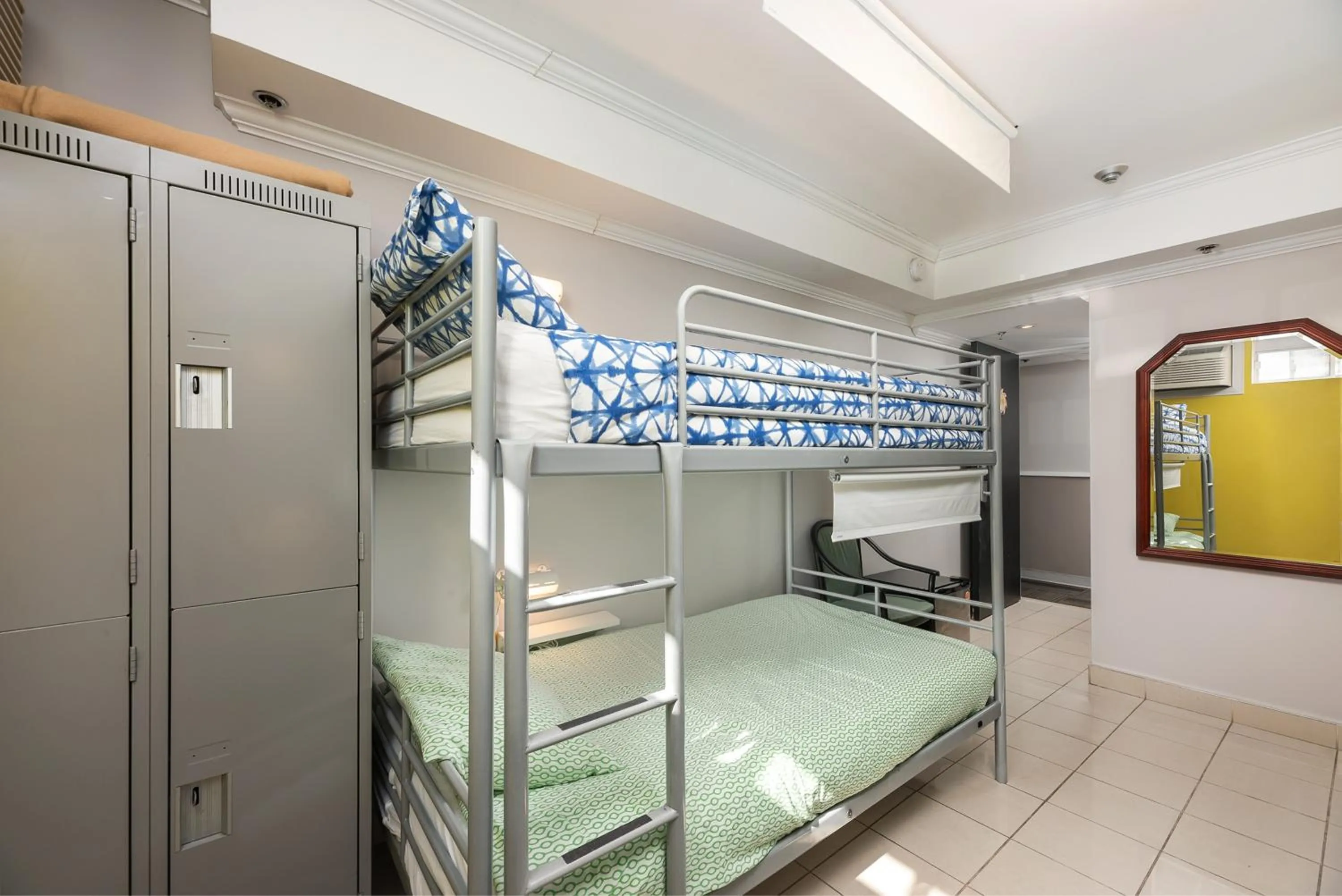 bunk bed, Bed in Samesun Montreal Hotel & Hostel