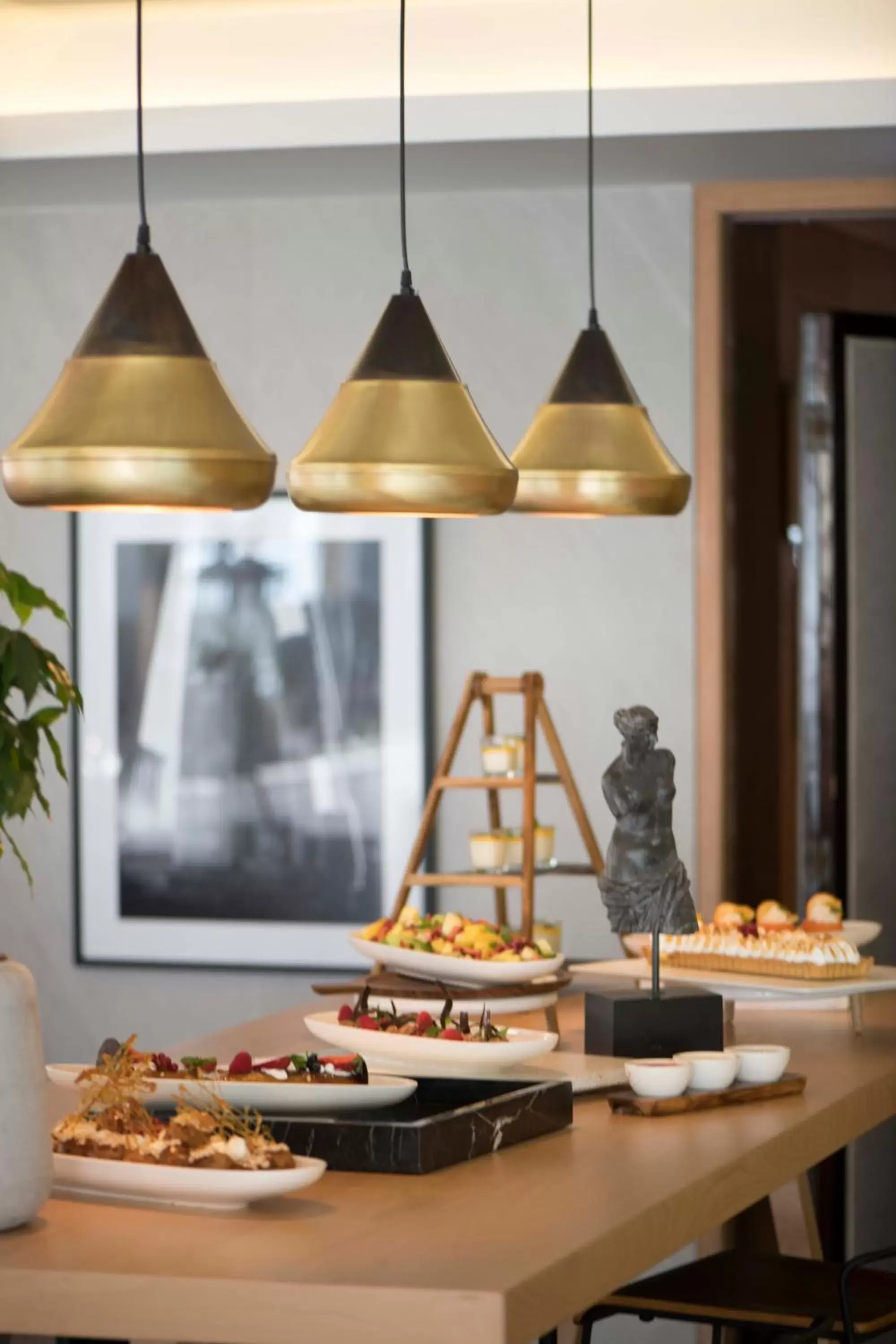 Restaurant/places to eat in Radisson Blu Hotel, Beirut Verdun Restaurant/places to eat in Radisson Blu Hotel, Beirut Verdun