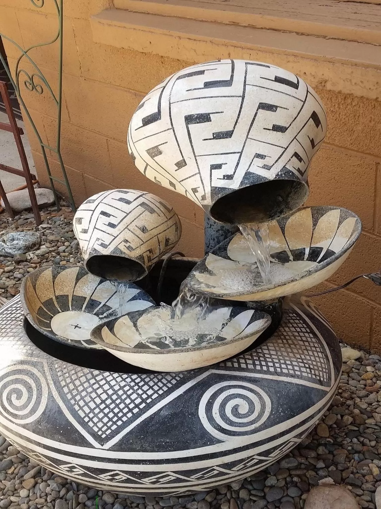 Decorative detail in Stone Lizard Lodge