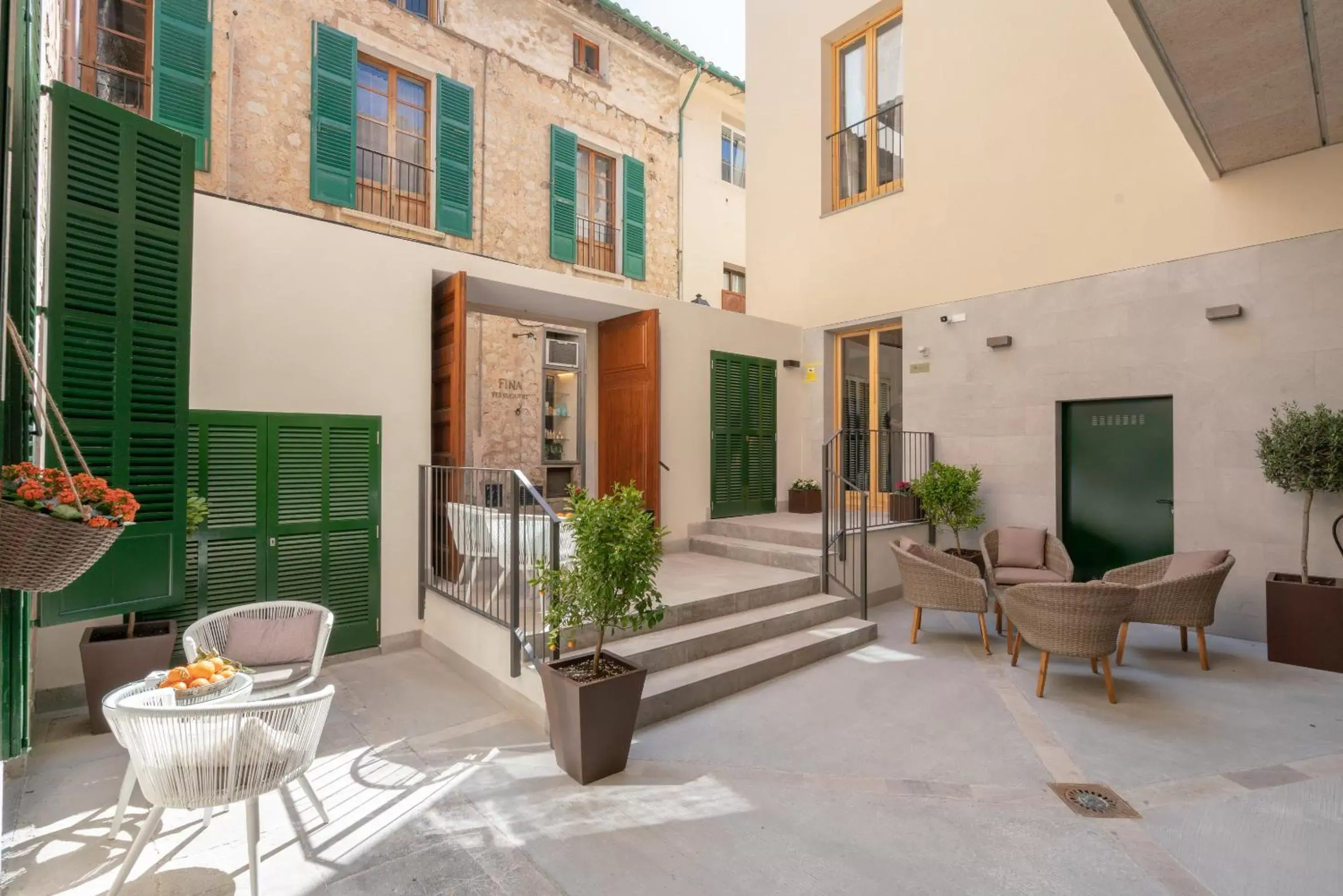 Patio in Soller Plaza