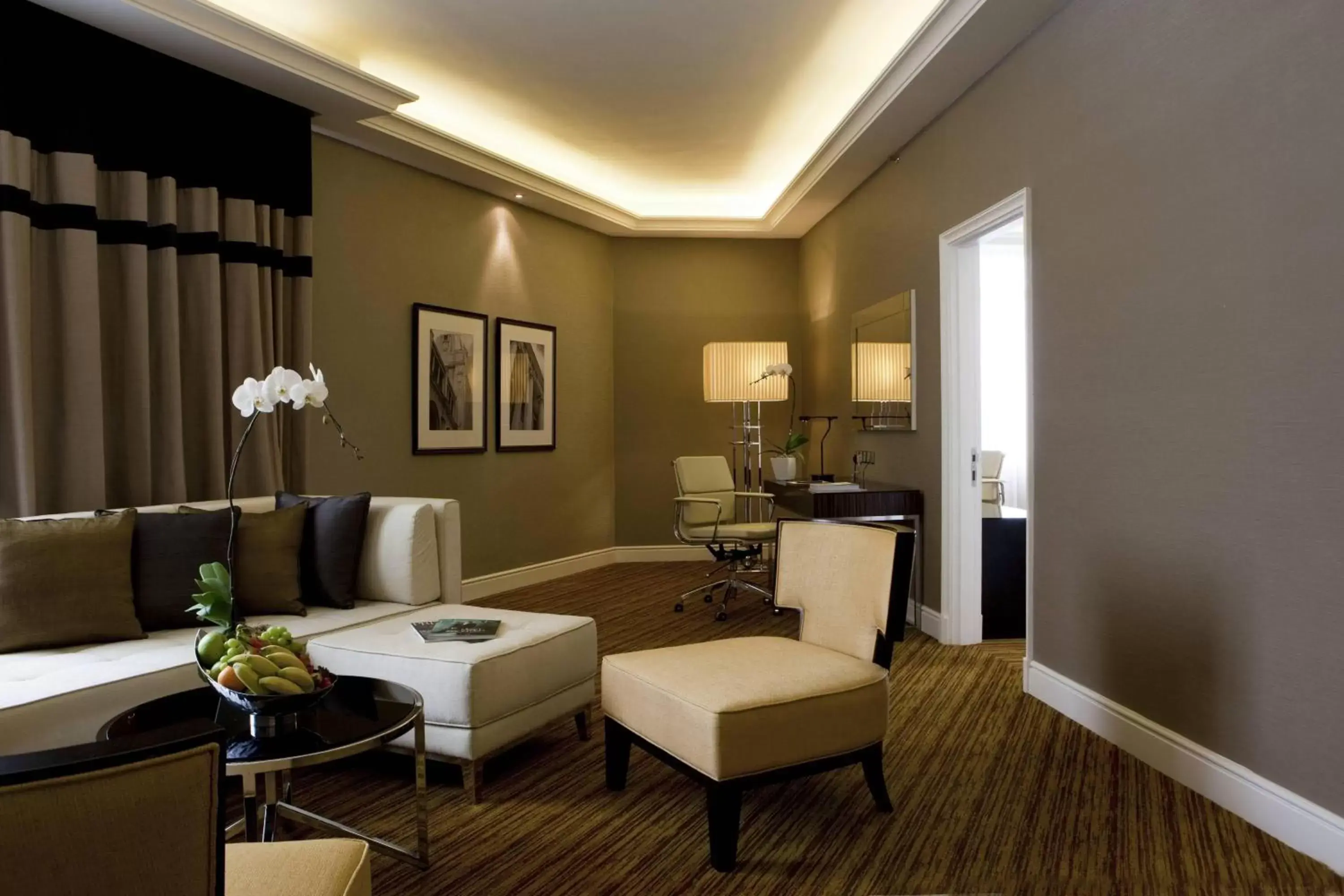 Living room, Seating Area in The Majestic Hotel Kuala Lumpur, Autograph Collection