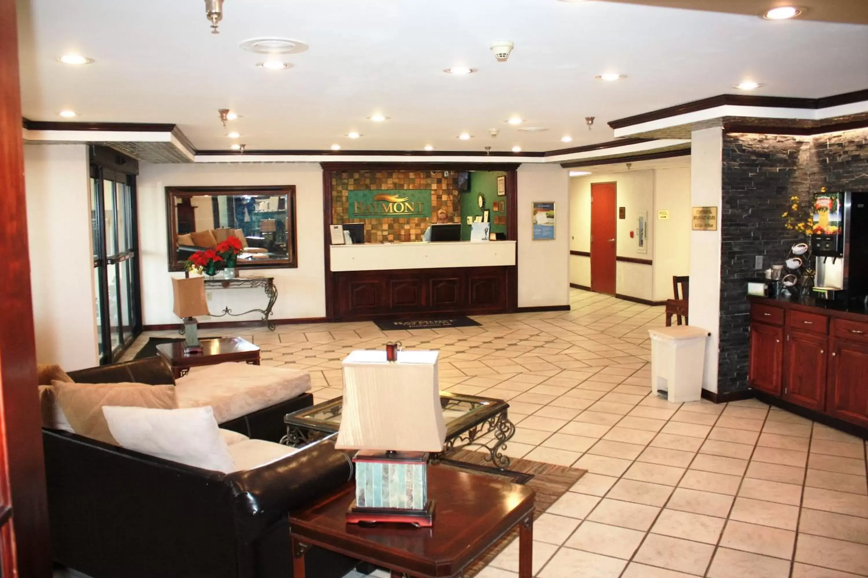 Lobby or reception in Baymont by Wyndham Jonesboro Lobby or reception in Baymont by Wyndham Jonesboro