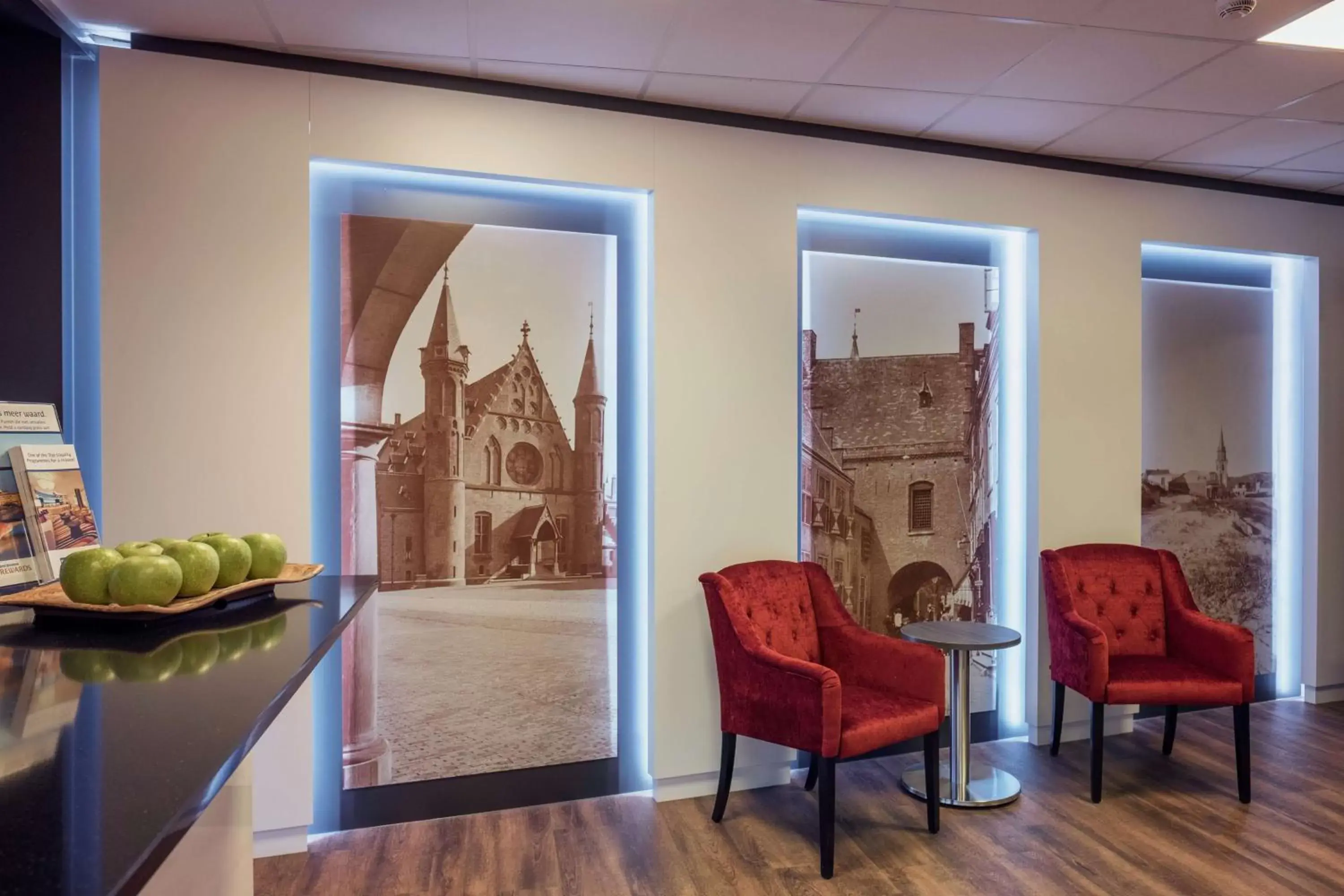 Lobby or reception, Seating Area in Best Western Plus Plaza Den Haag City Center