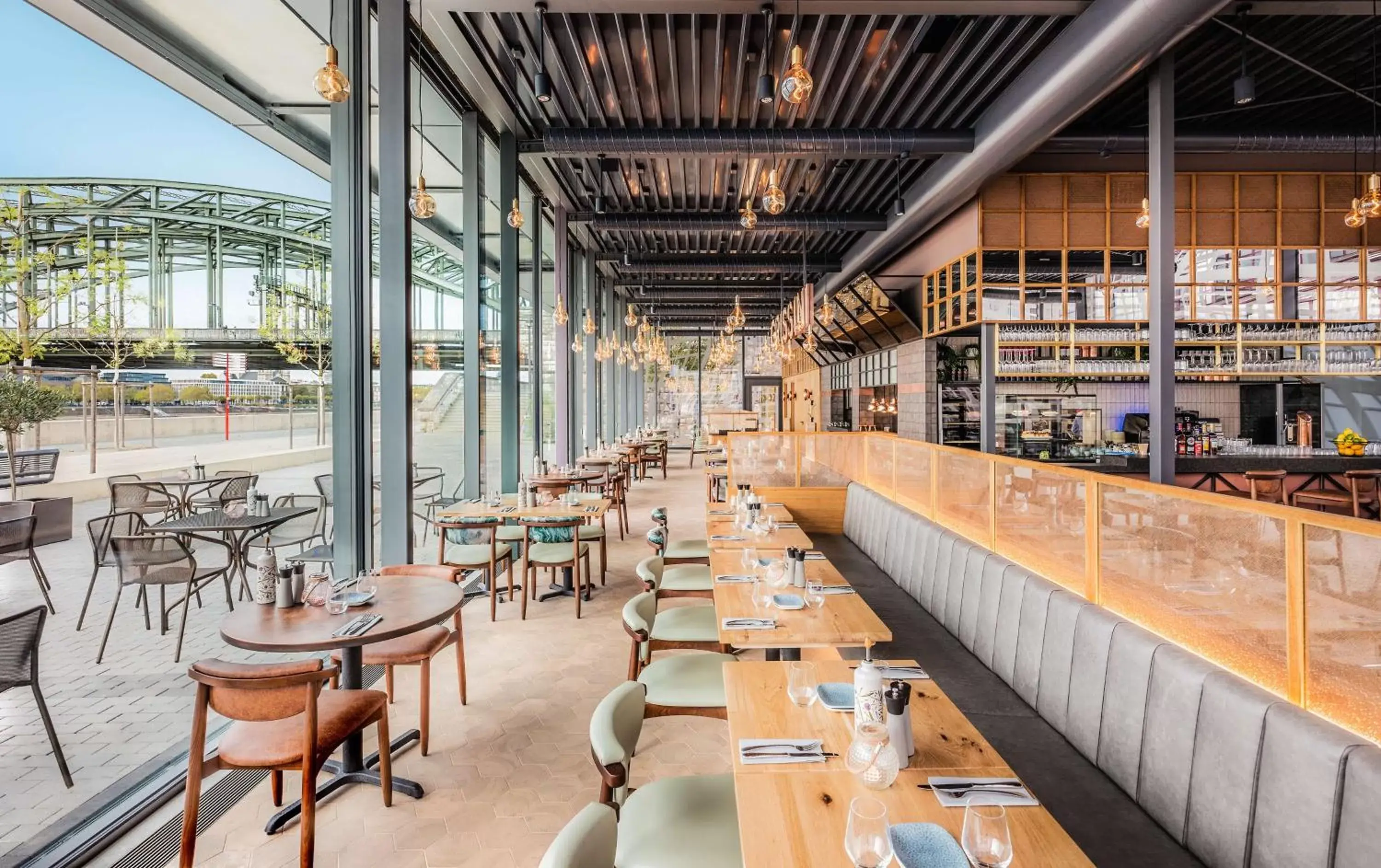 Restaurant/places to eat in Hyatt Regency Köln Restaurant/places to eat in Hyatt Regency Köln