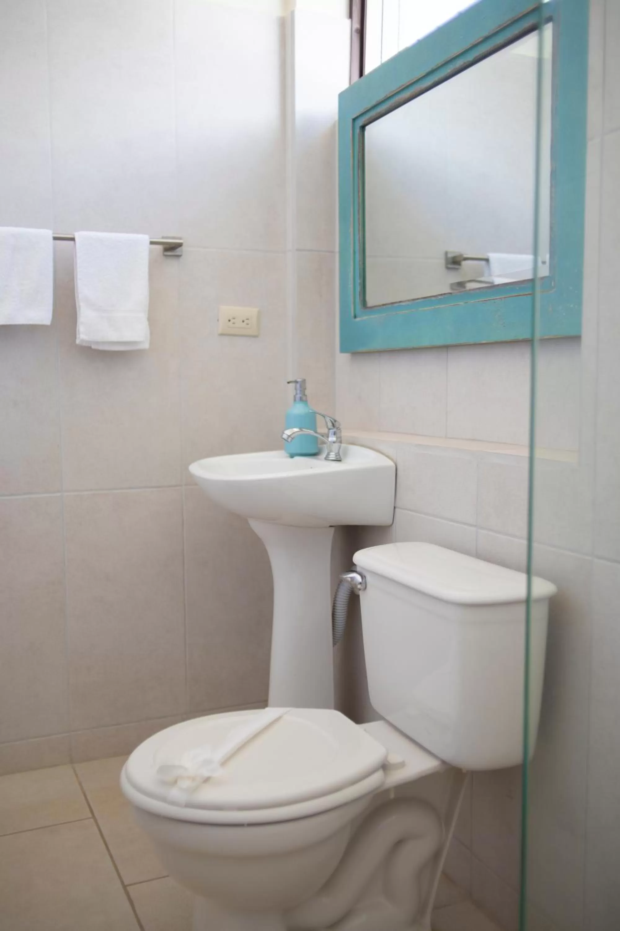 Bathroom in Zulu Surf Hotel Tamarindo