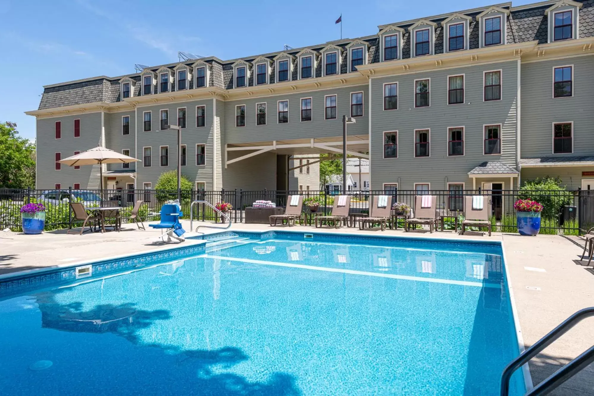 Swimming Pool in Bar Harbor Grand Hotel
