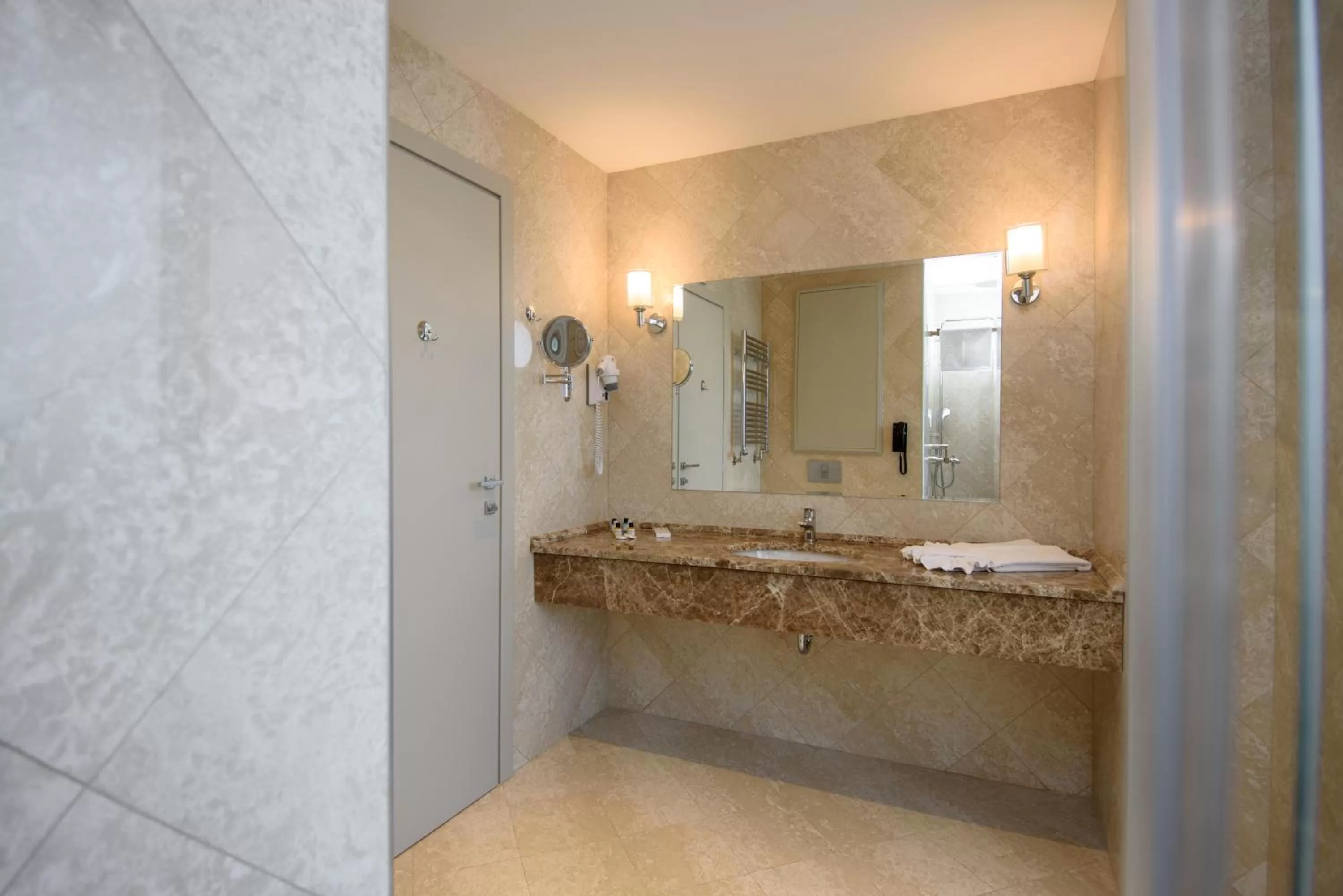 Bathroom in The Grand Gloria Hotel