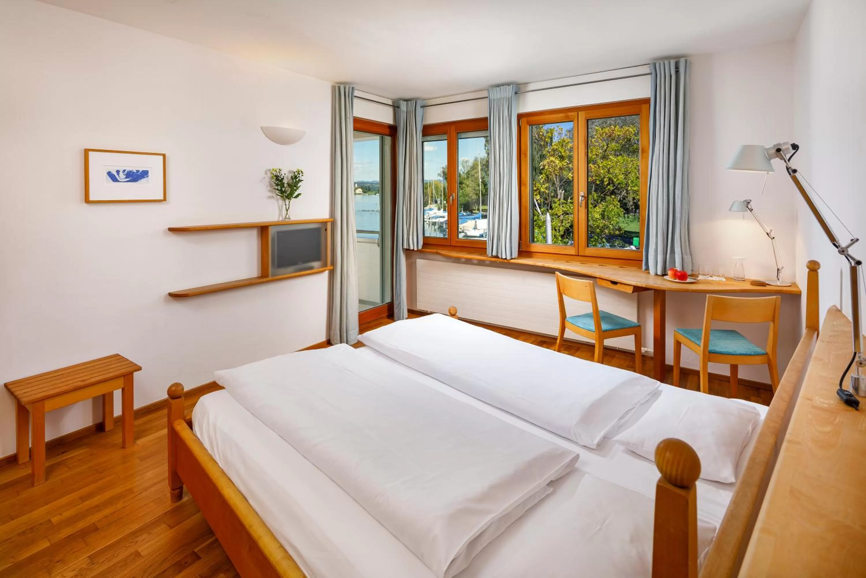 Bed in Hotel Restaurant Schiff