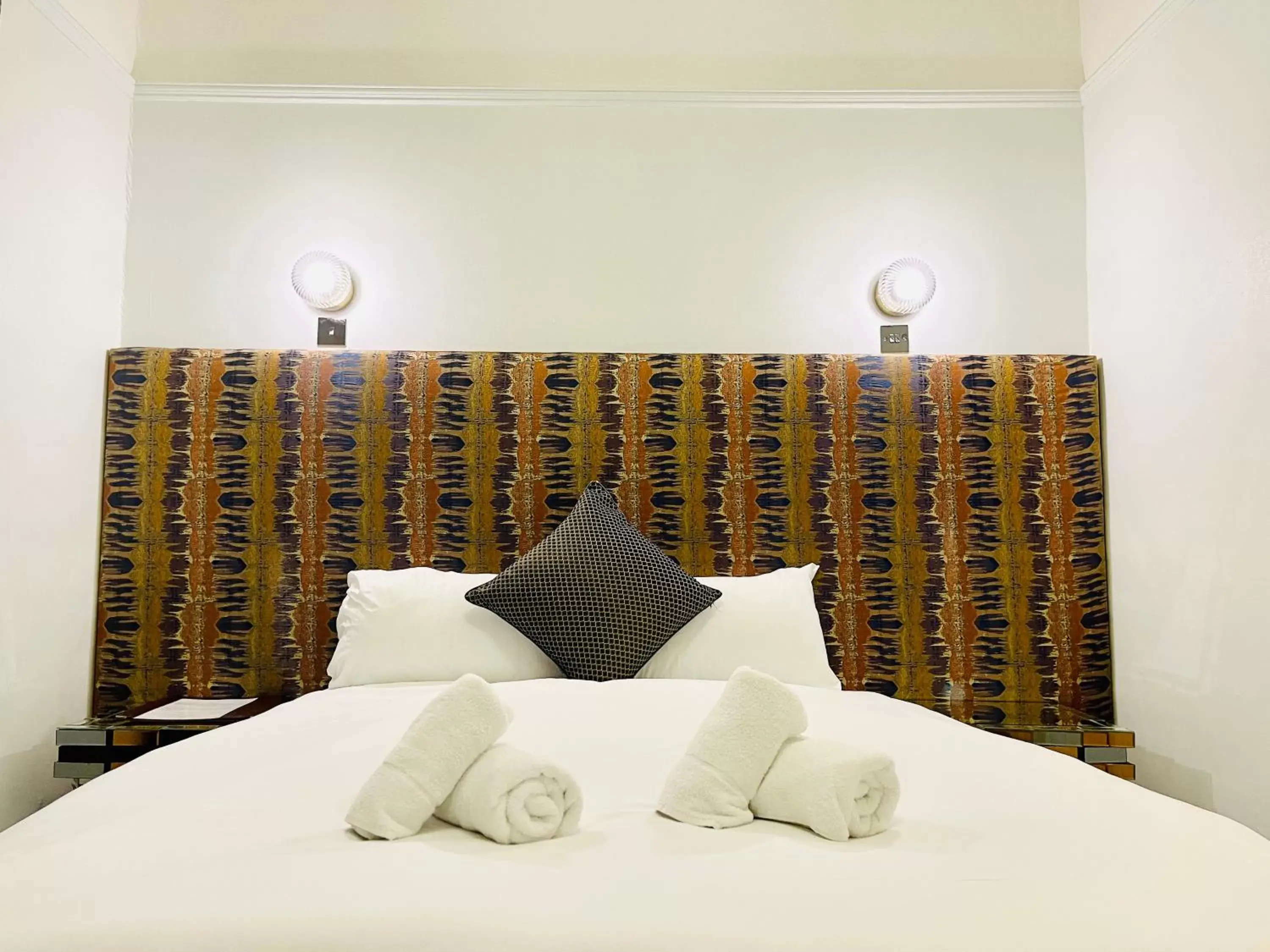 Bed in The Lovat Hotel