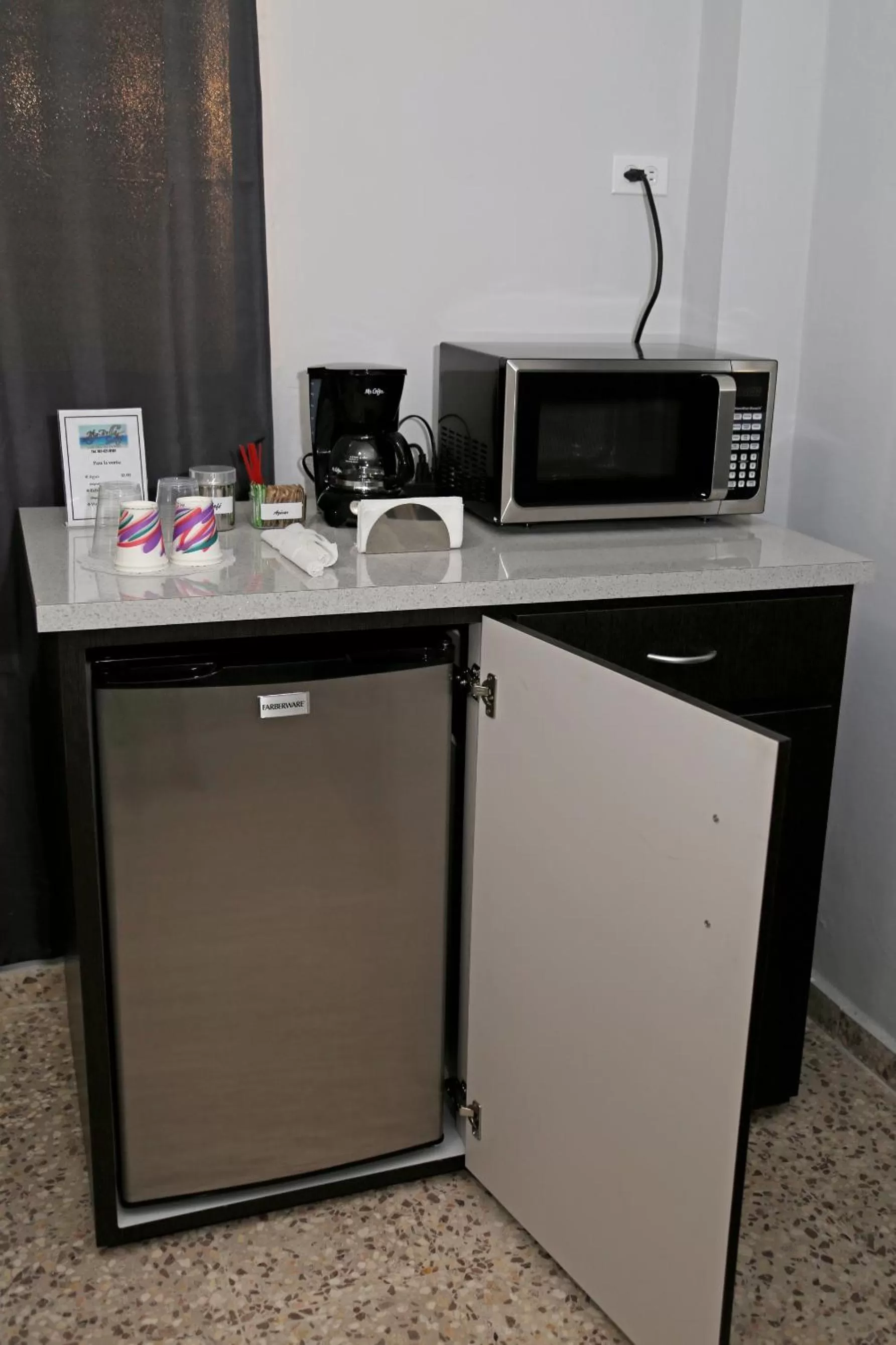 Coffee/tea facilities in Itza-Bella Suites