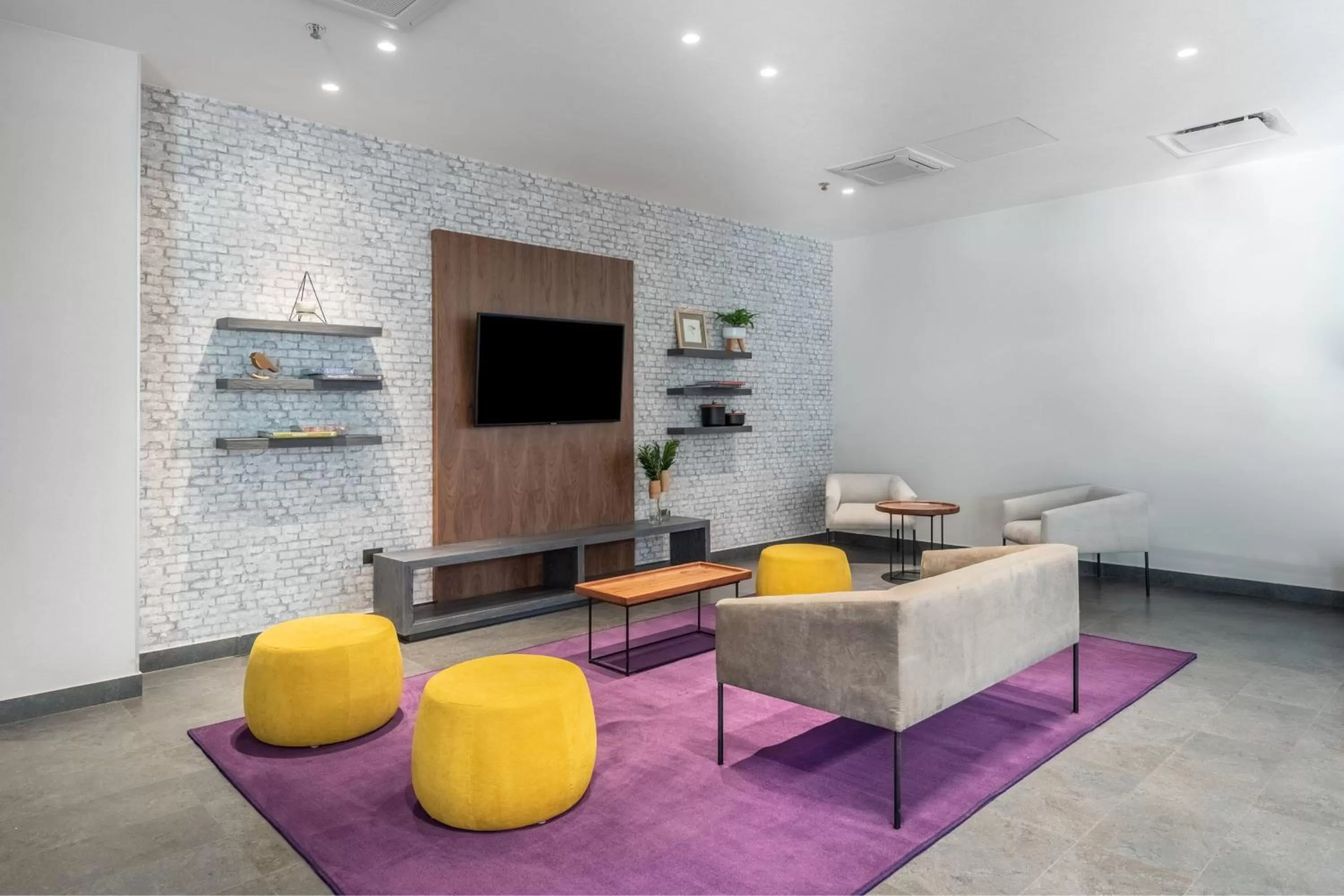 Living room in City Express by Marriott Lagos de Moreno