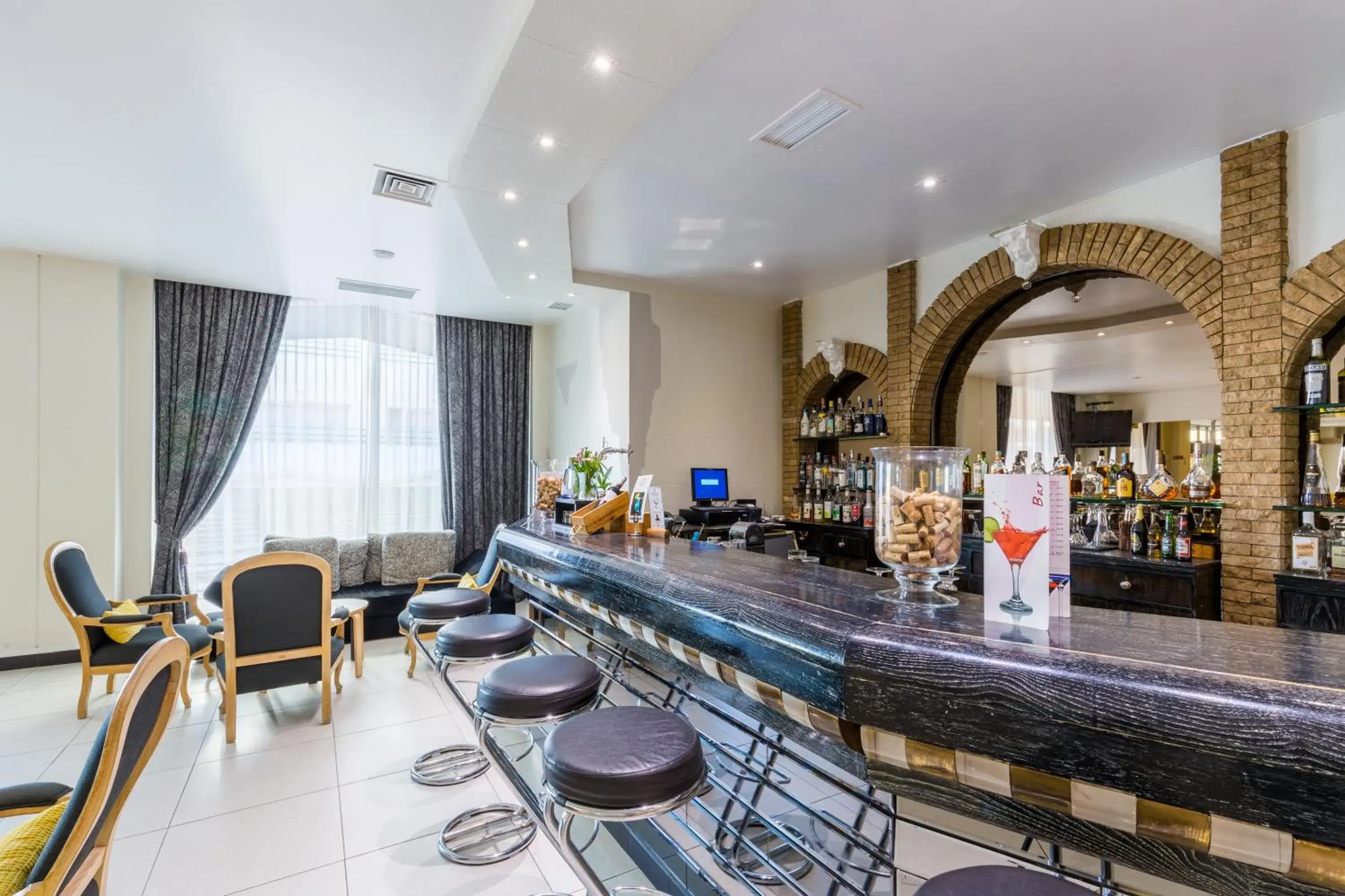 Lounge or bar in Luna Hotel da Oura