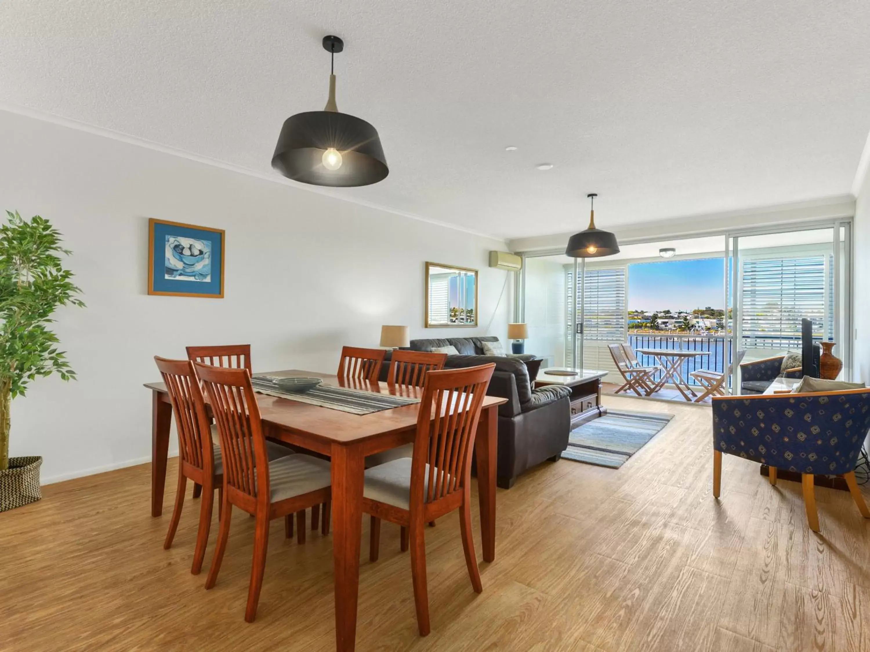 Balcony/Terrace, Dining Area in Goldsborough Place Apartments