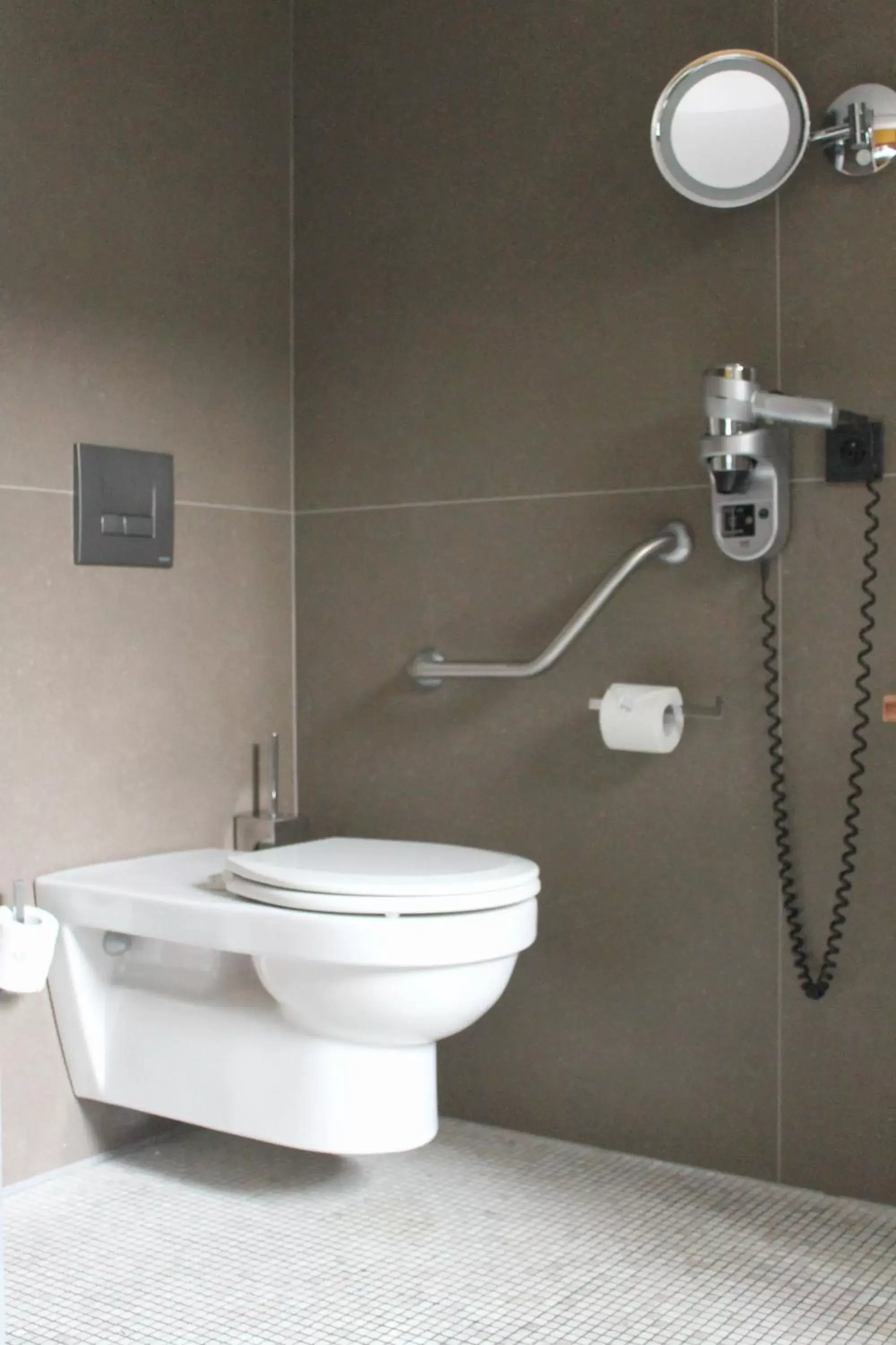 Toilet, Bathroom in Hotel L'Arbre Voyageur - BW Premier Collection - LILLE