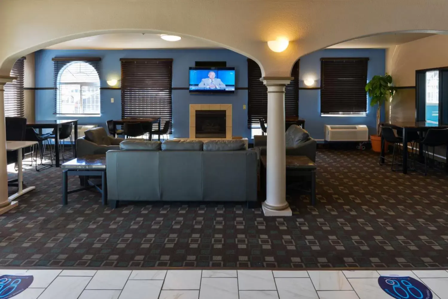 Lobby or reception, Lobby/Reception in Baymont by Wyndham Garden of the Gods Colorado Springs