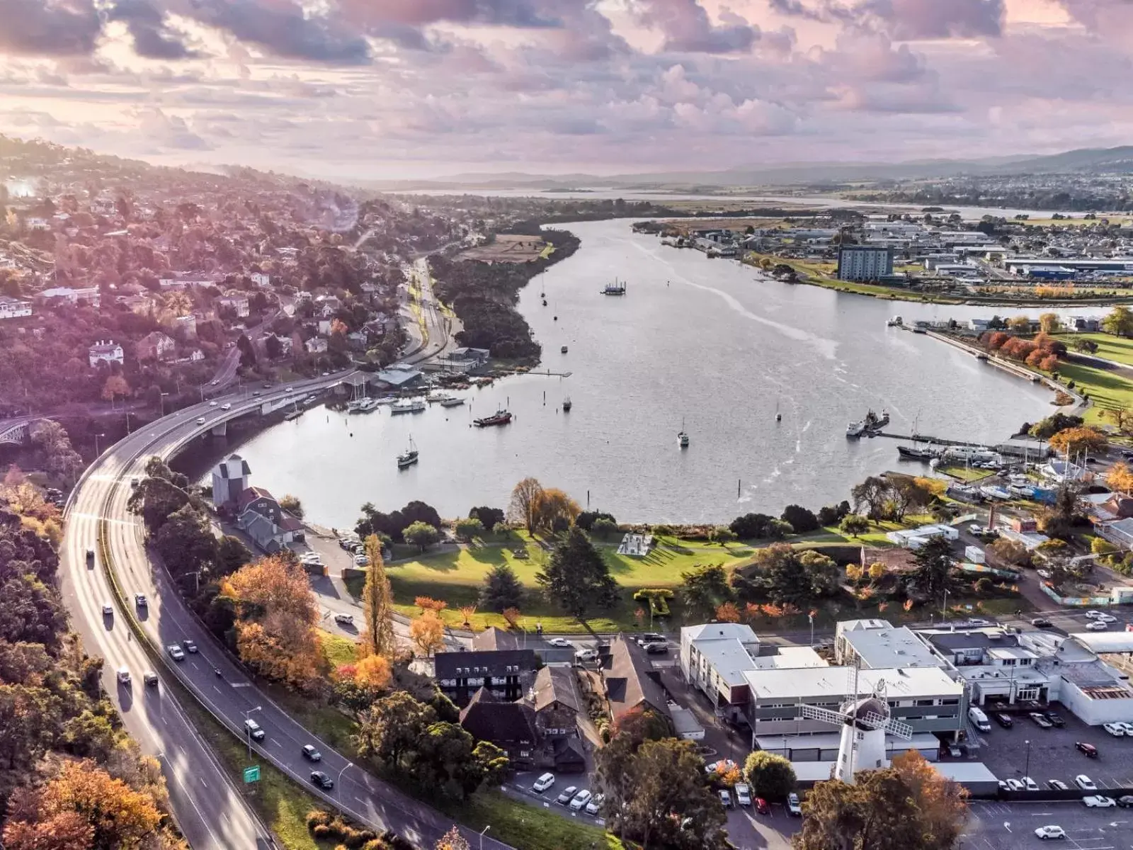 Property building, Bird's-eye View in Leisure Inn Penny Royal Hotel & Apartments