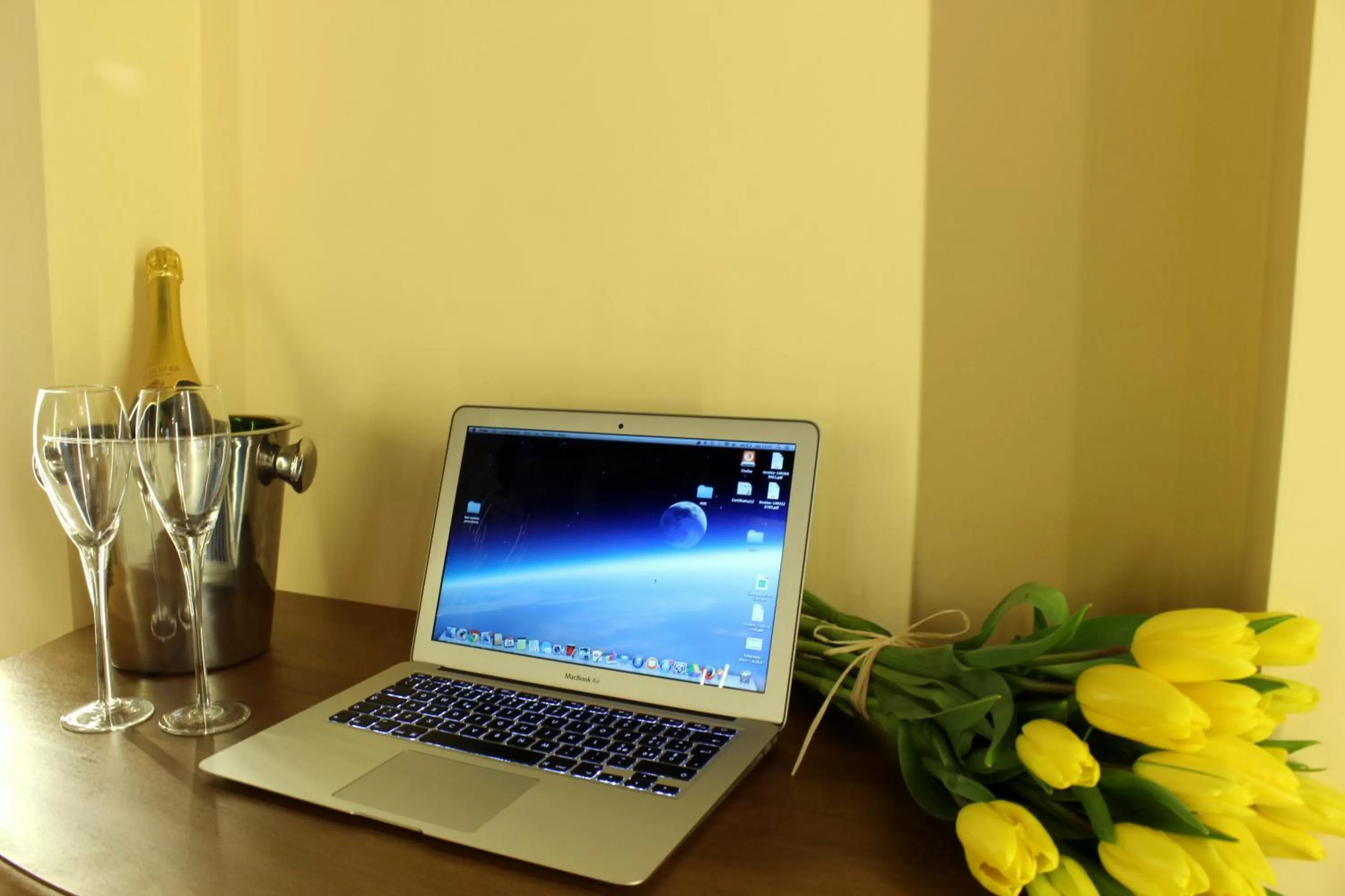 Decorative detail in Hub Navona