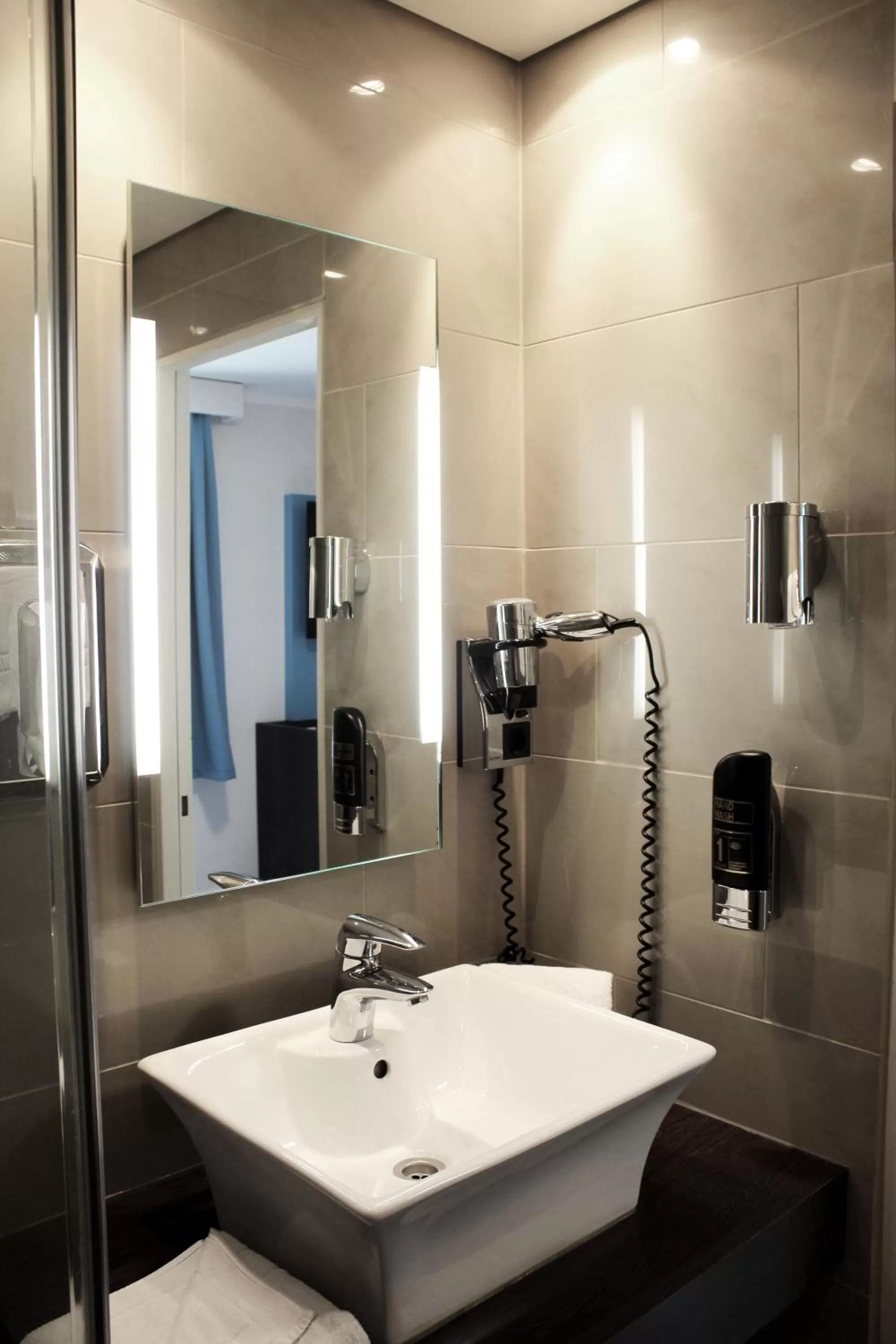 Bathroom in besttime Hotel Bendorf Koblenz