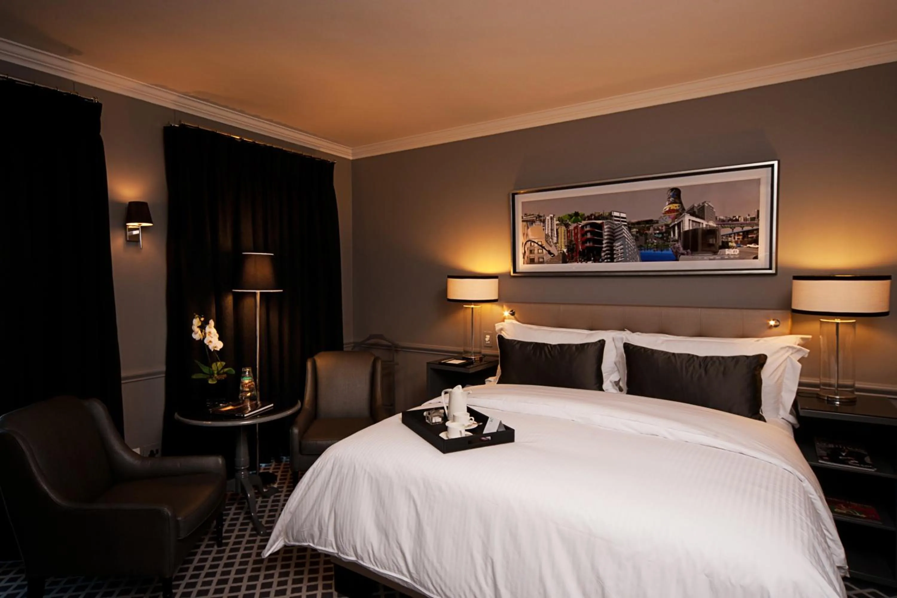 Photo of the whole room, Bed in 54 on Bath, Johannesburg Rosebank