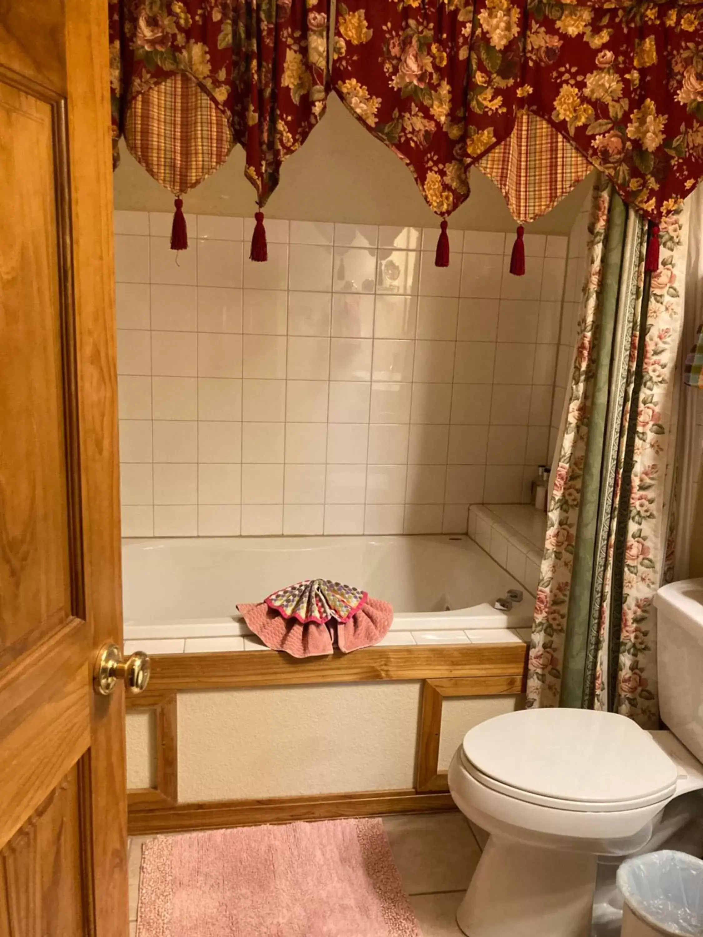 Bathroom in All Seasons Inn