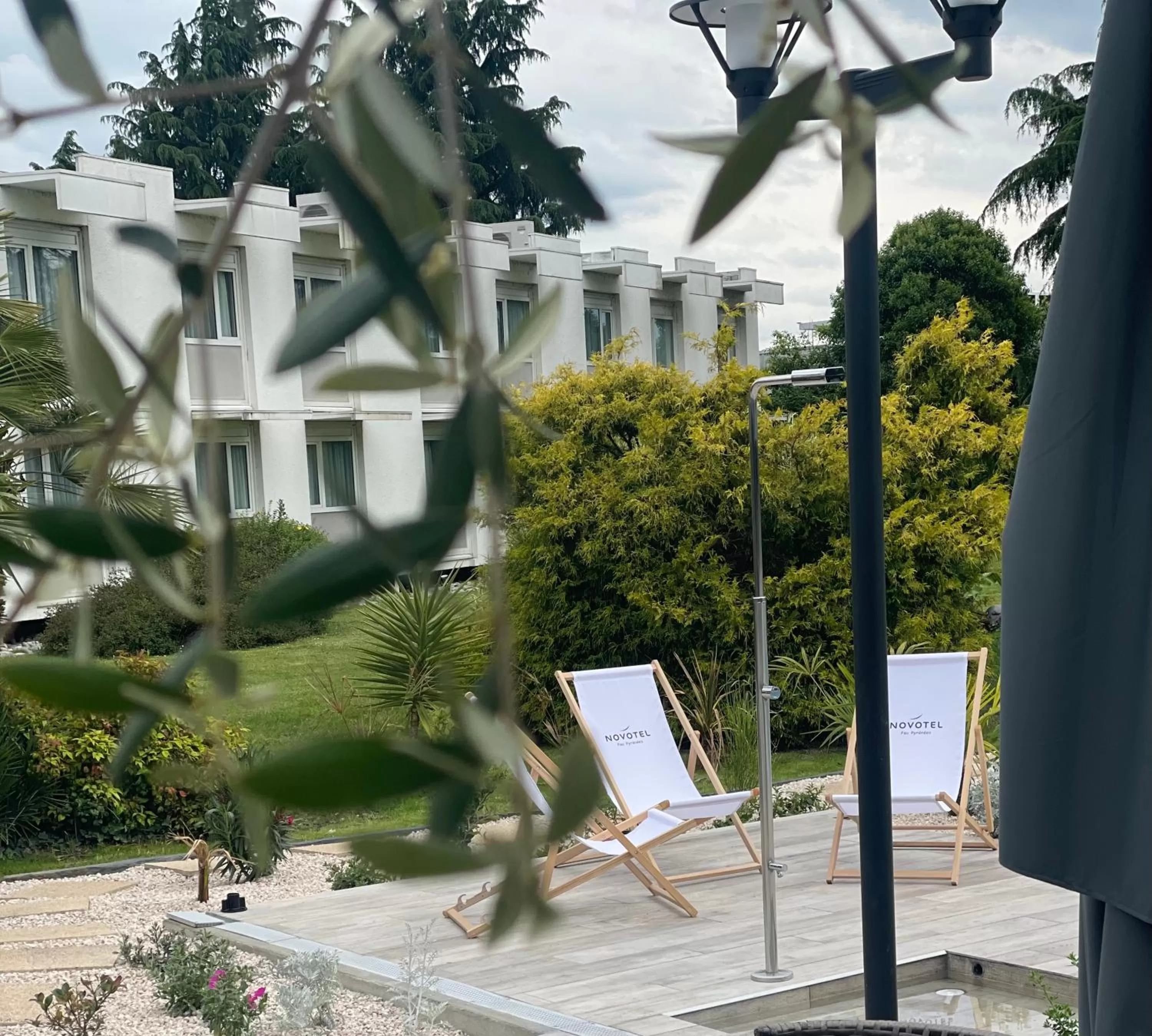 sunbed in Novotel Pau Pyrénées