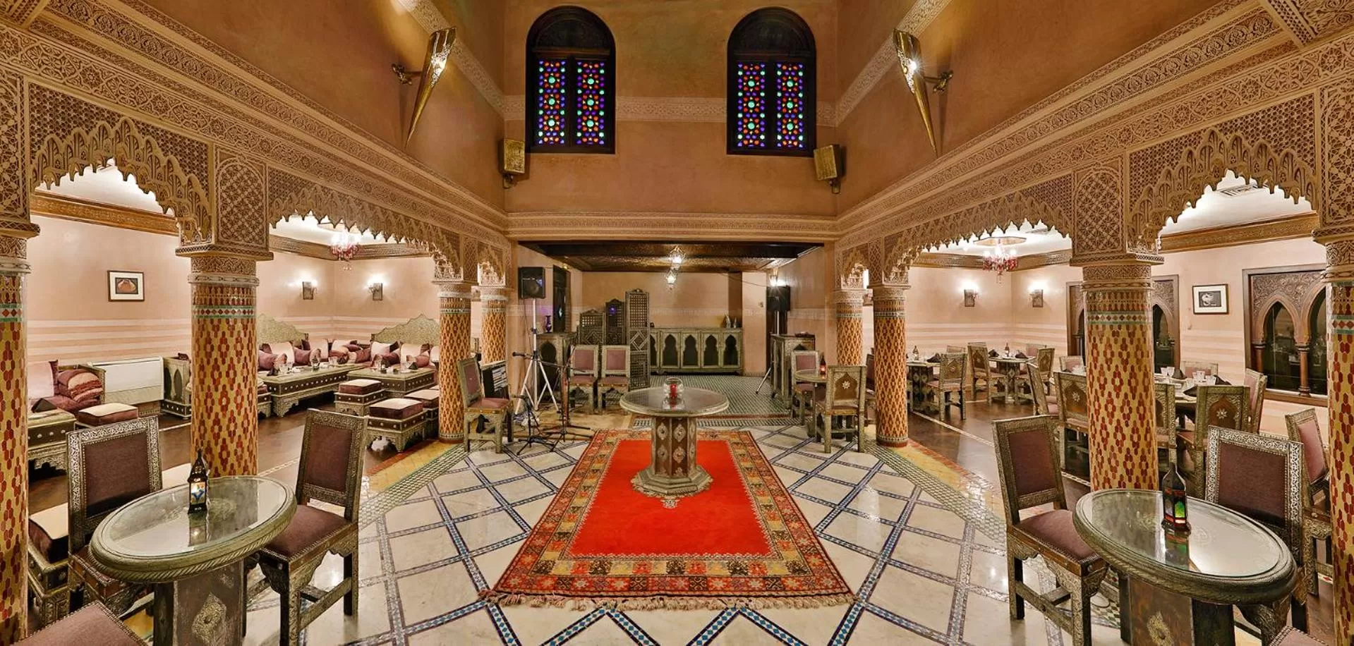 Restaurant/places to eat in L' Amphitrite Palace Beach Resort & Spa