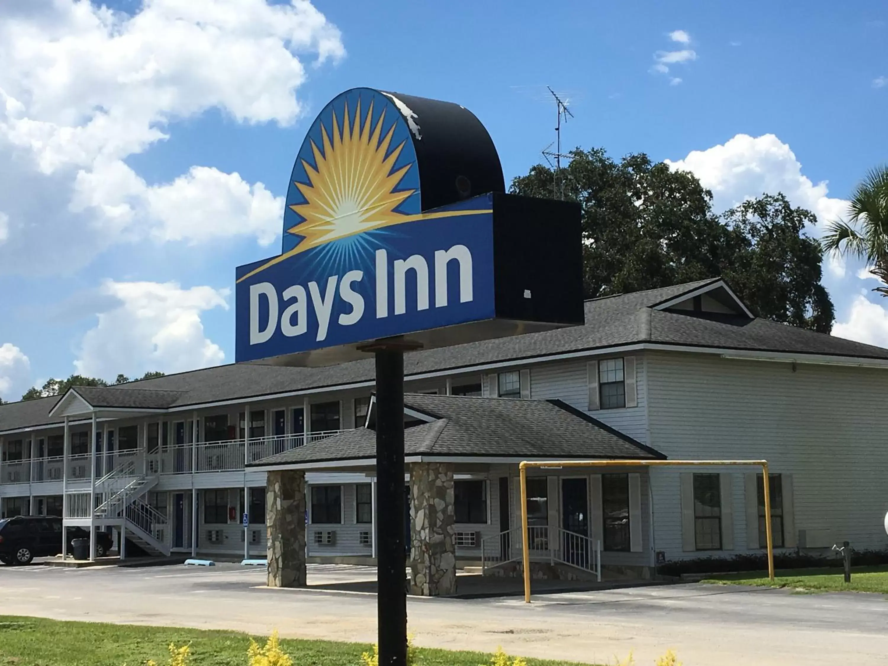 Facade/entrance, Property Building in Days Inn by Wyndham Madison