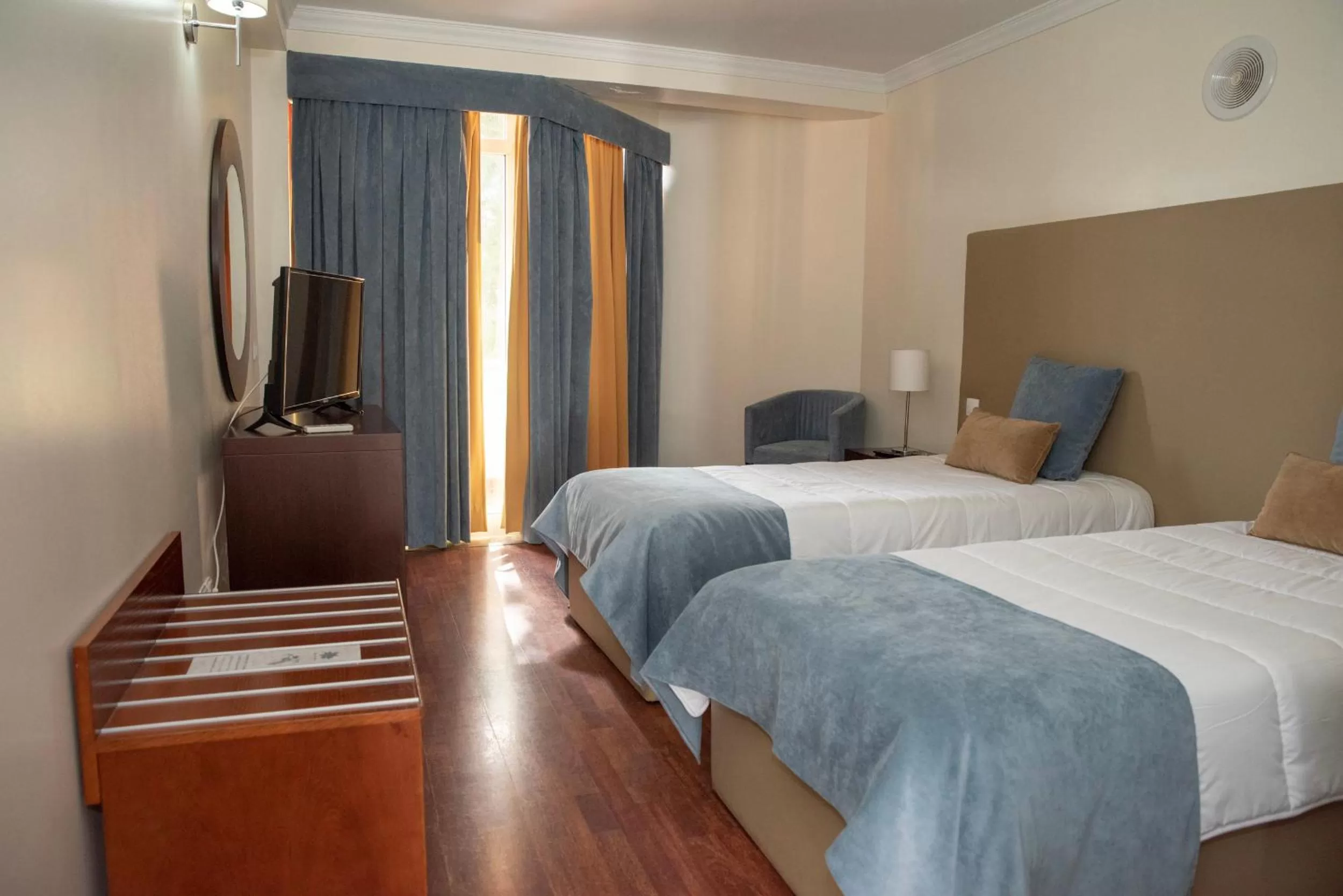 Toilet, Bed in Hotel Quinta do Viso