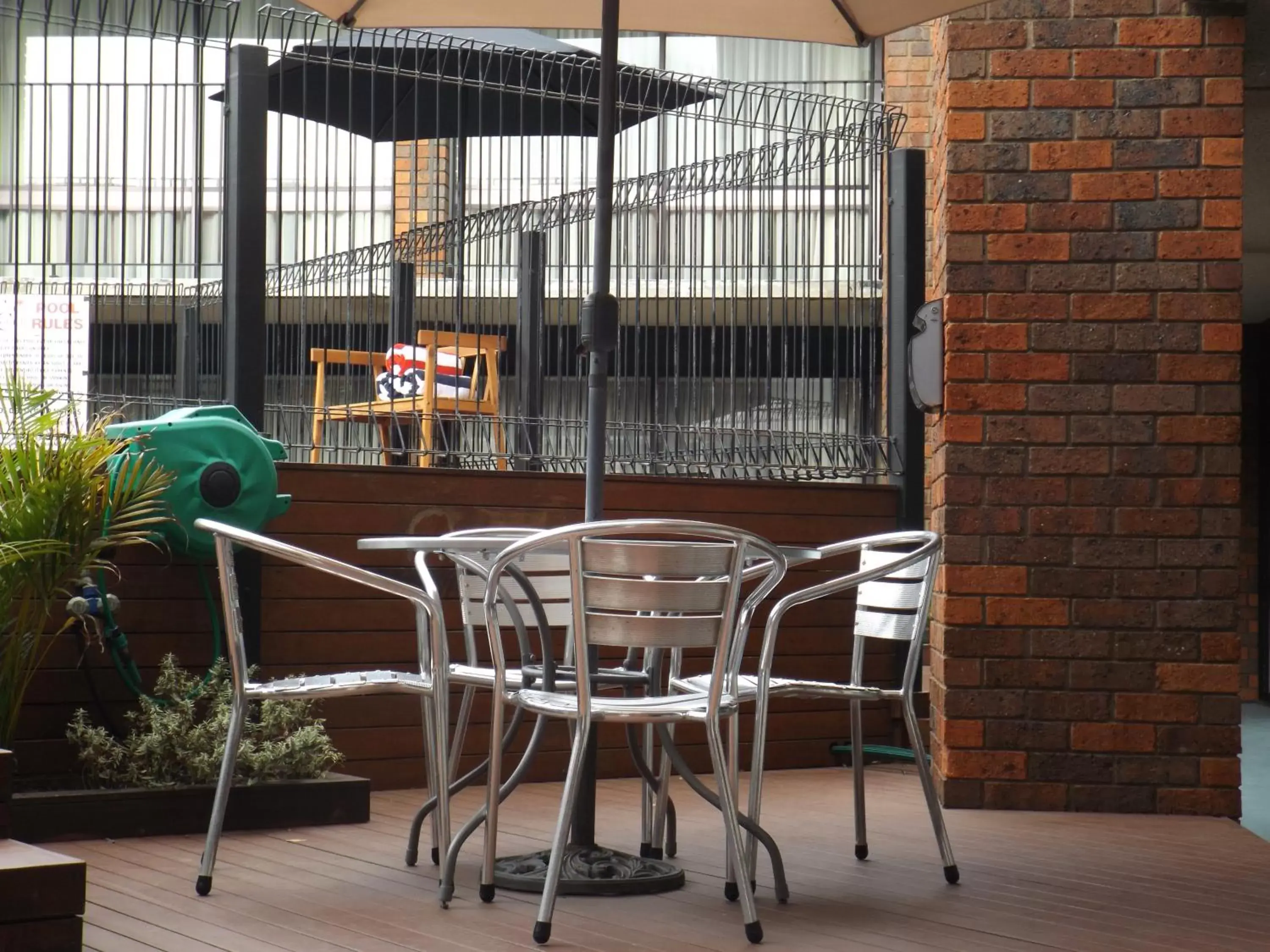 Swimming pool in Central Court Motel Warrnambool