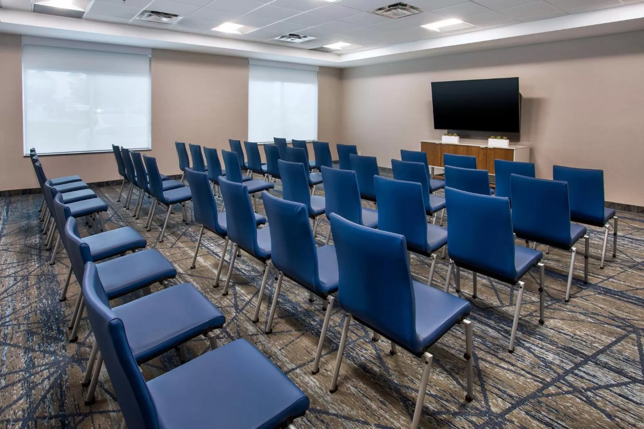 Meeting/conference room in Holiday Inn Express Kingston Central by IHG