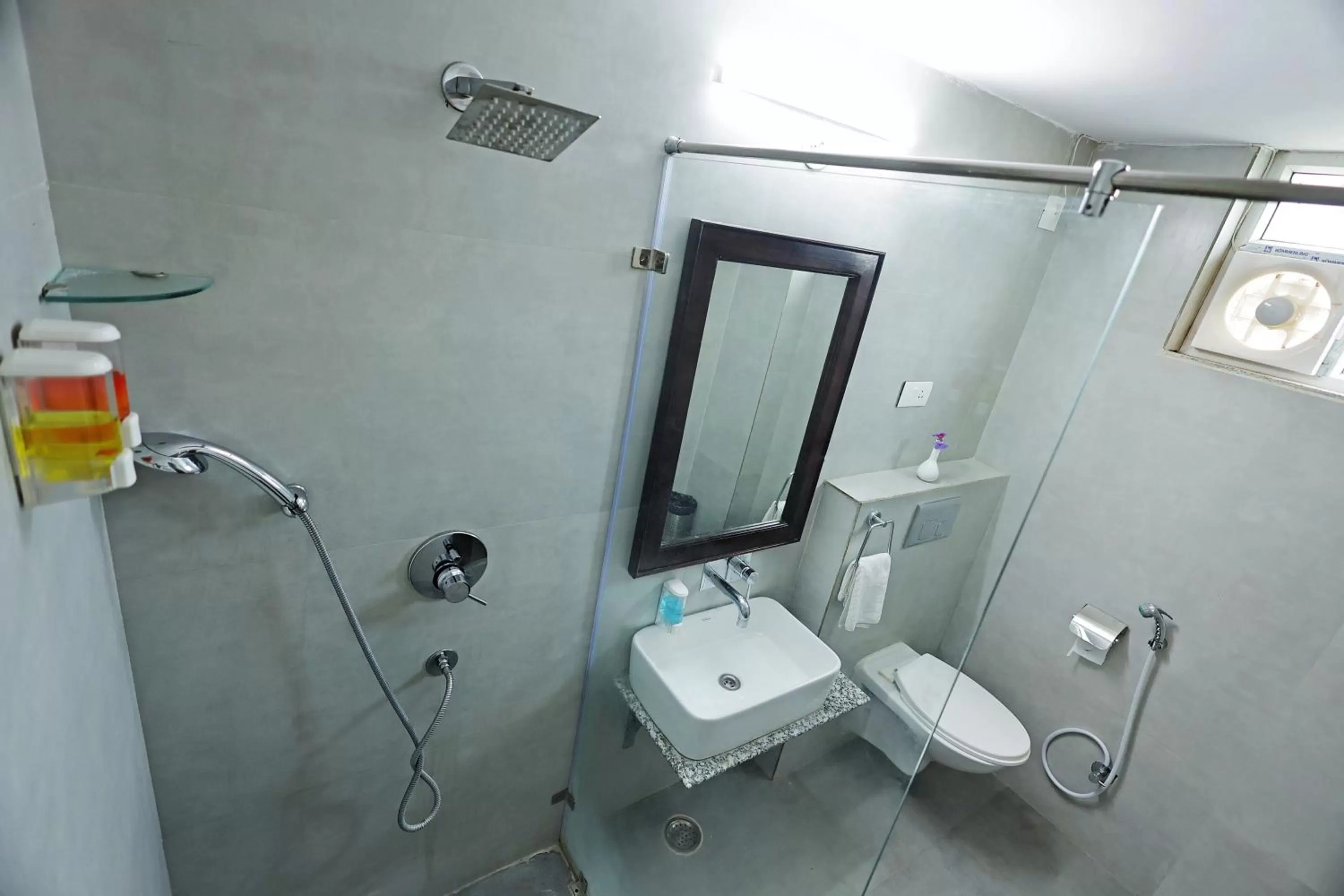 Bathroom in Revaas Lake View Boutique Hotel