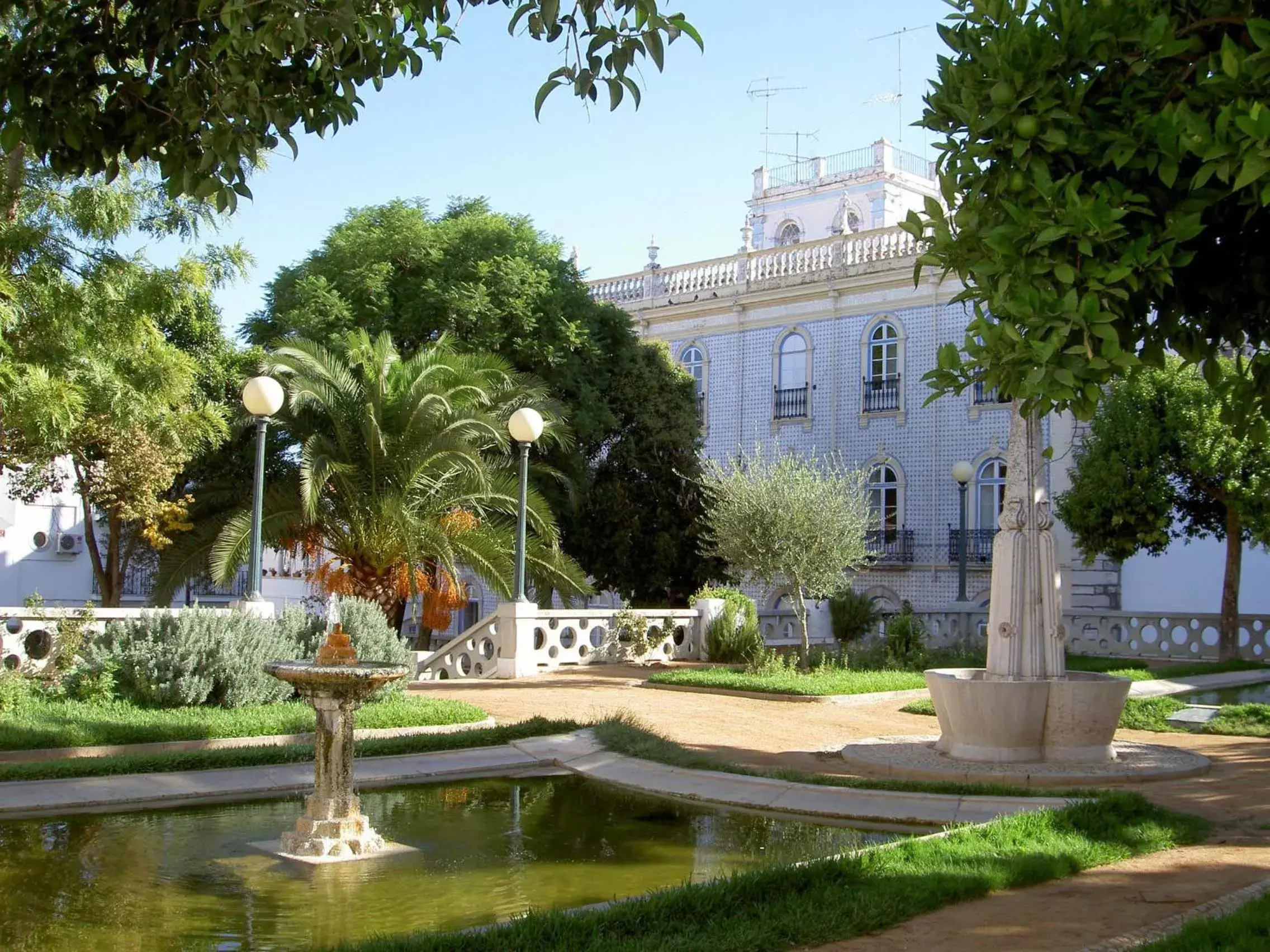 Facade/entrance, Property Building in Hotel de Moura