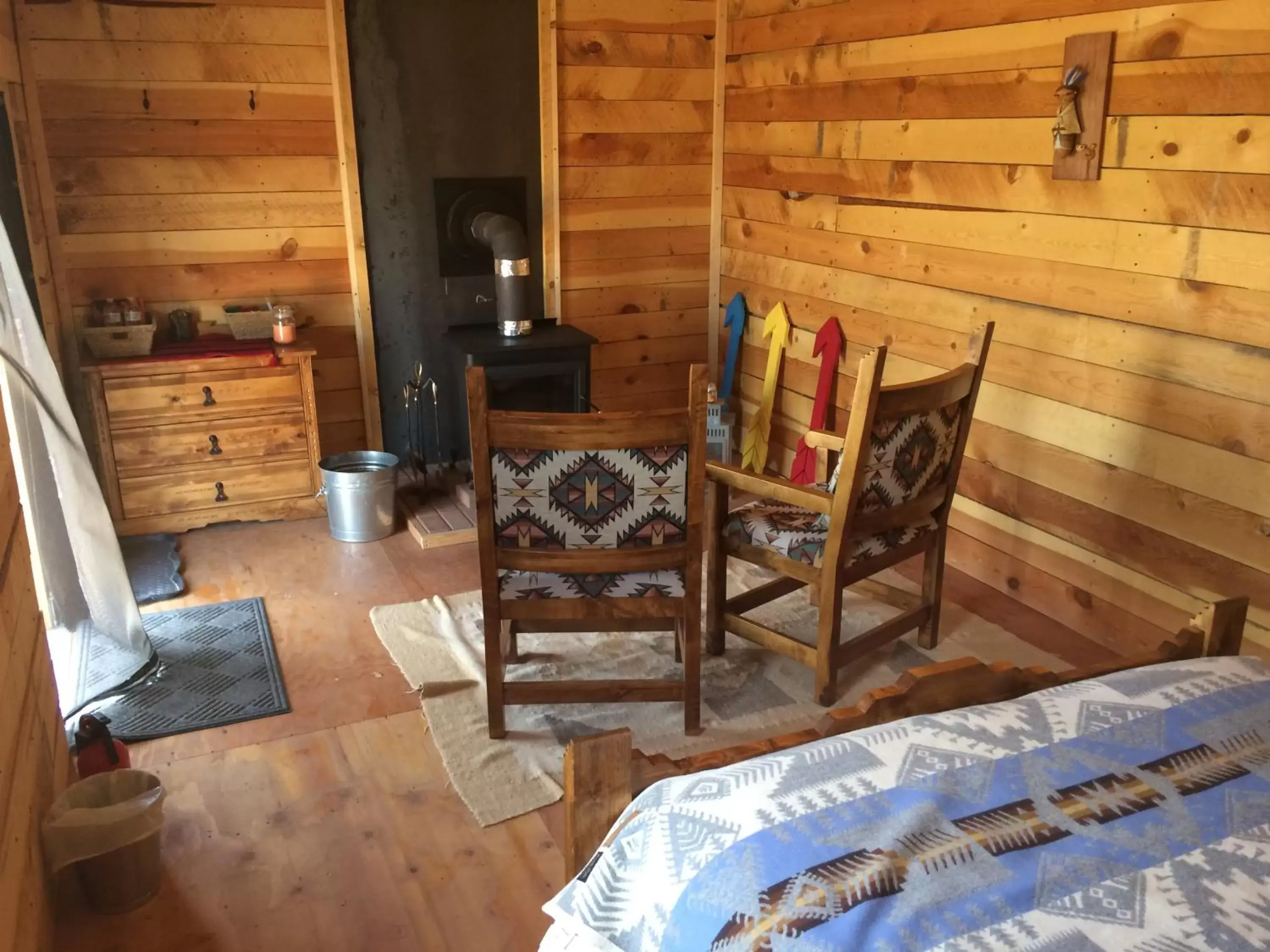 Seating area in Shash Dine' EcoRetreat