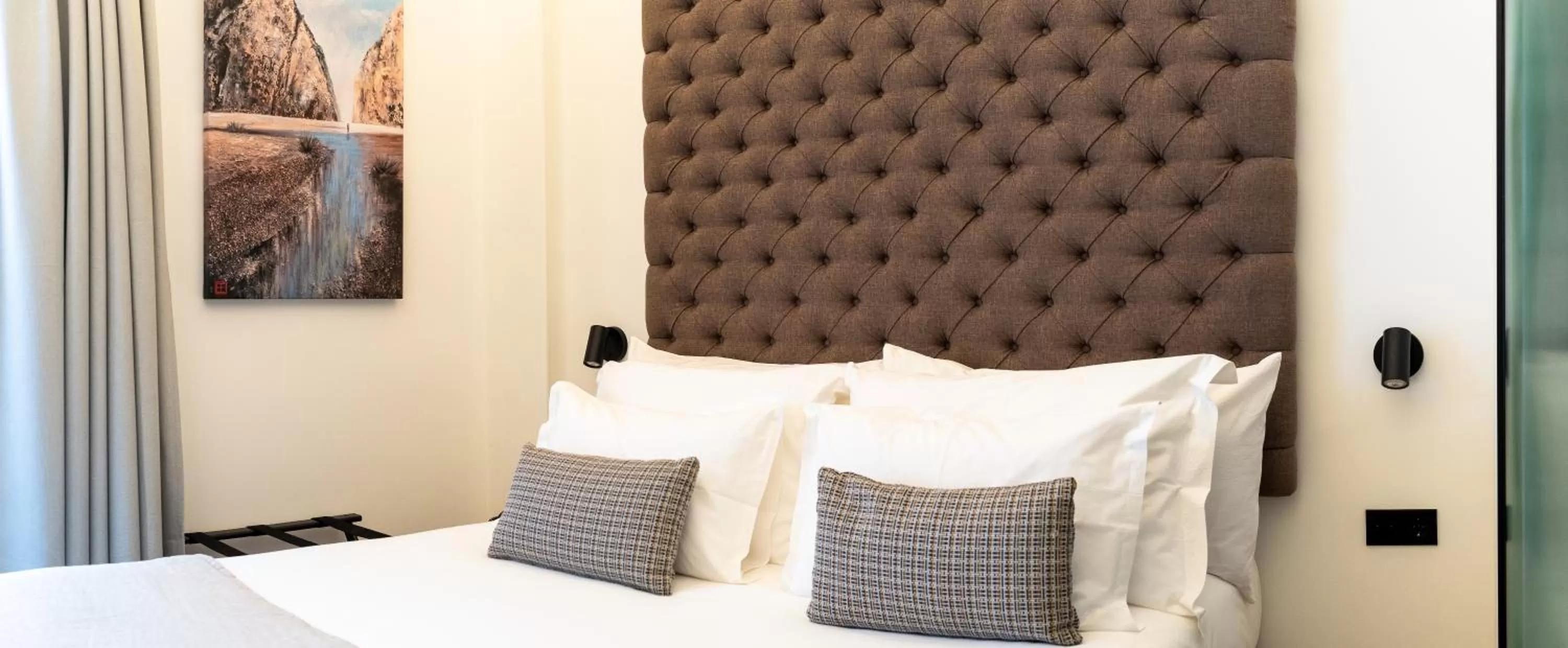 Bed in Boutique Hotel Petit Montisión