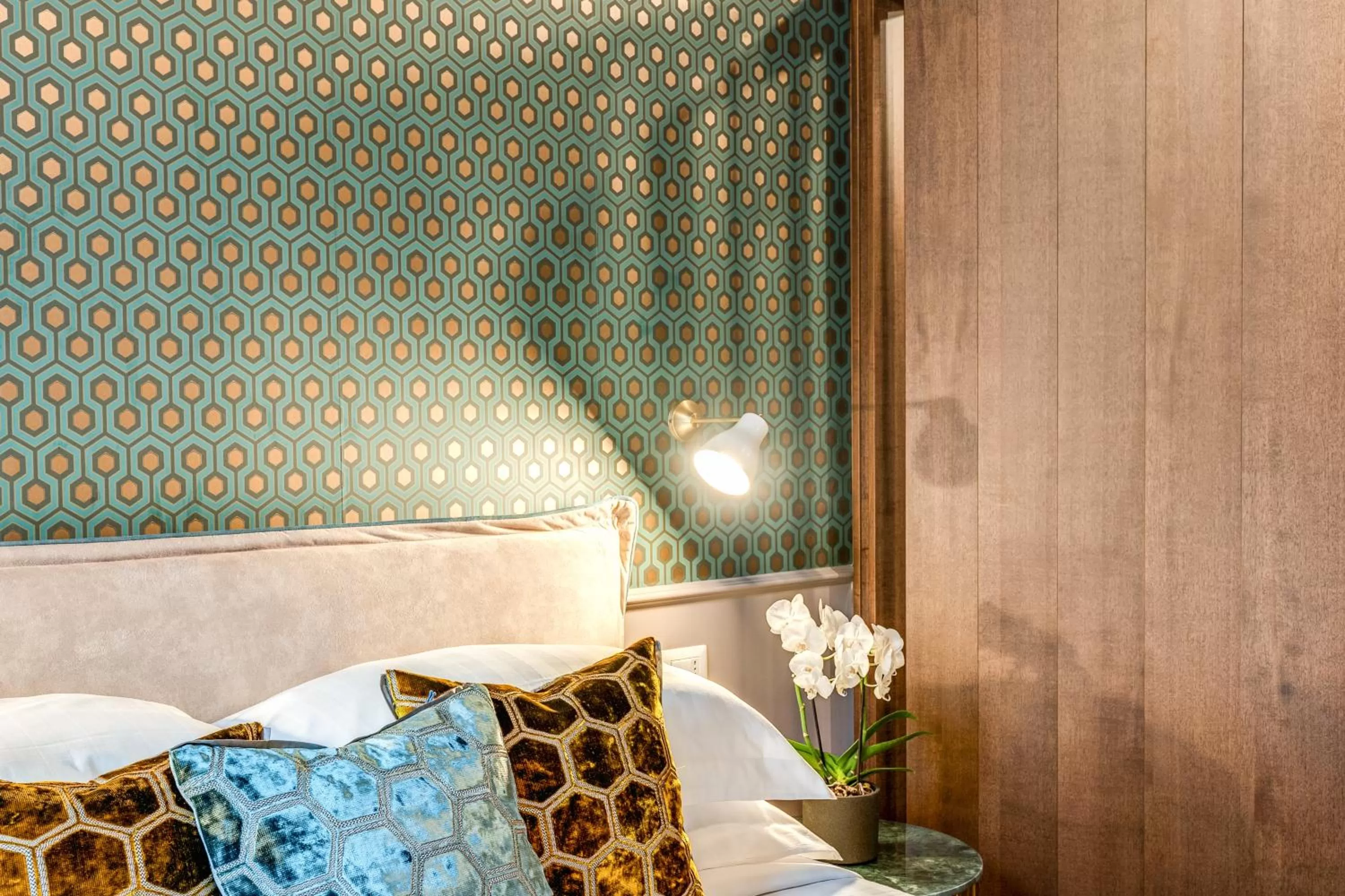 Bed in Tree Charme Parliament Boutique Hotel