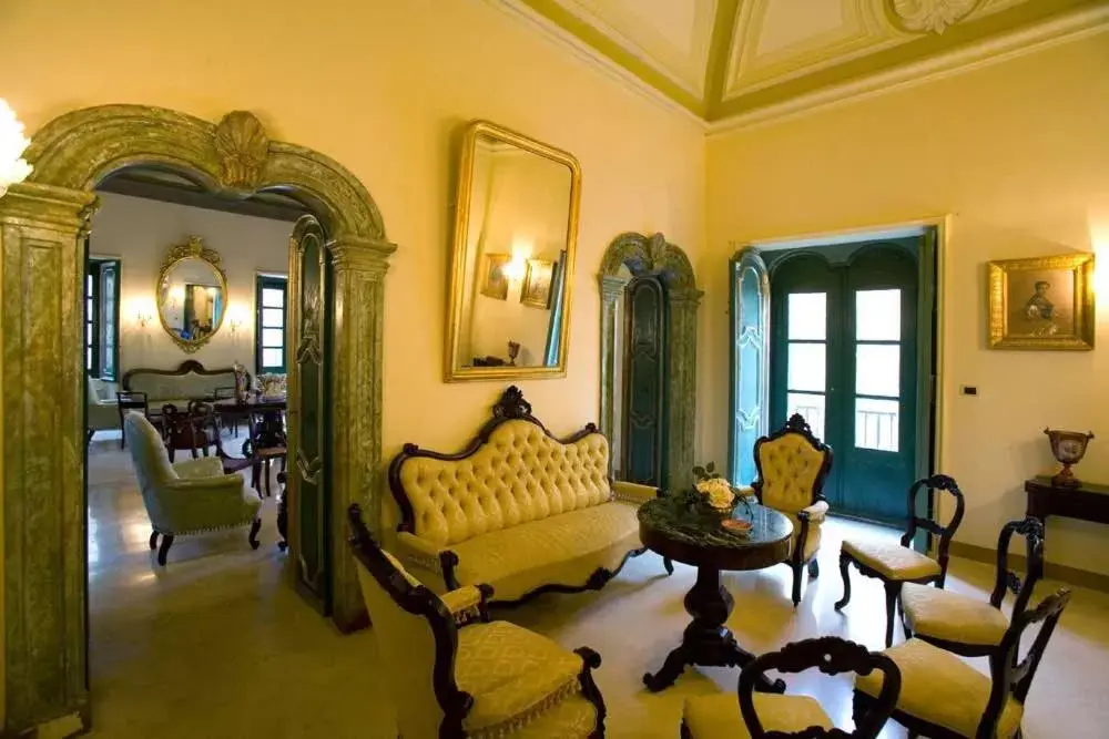 Communal lounge/ TV room, Seating Area in B&B Palazzo Senape De Pace