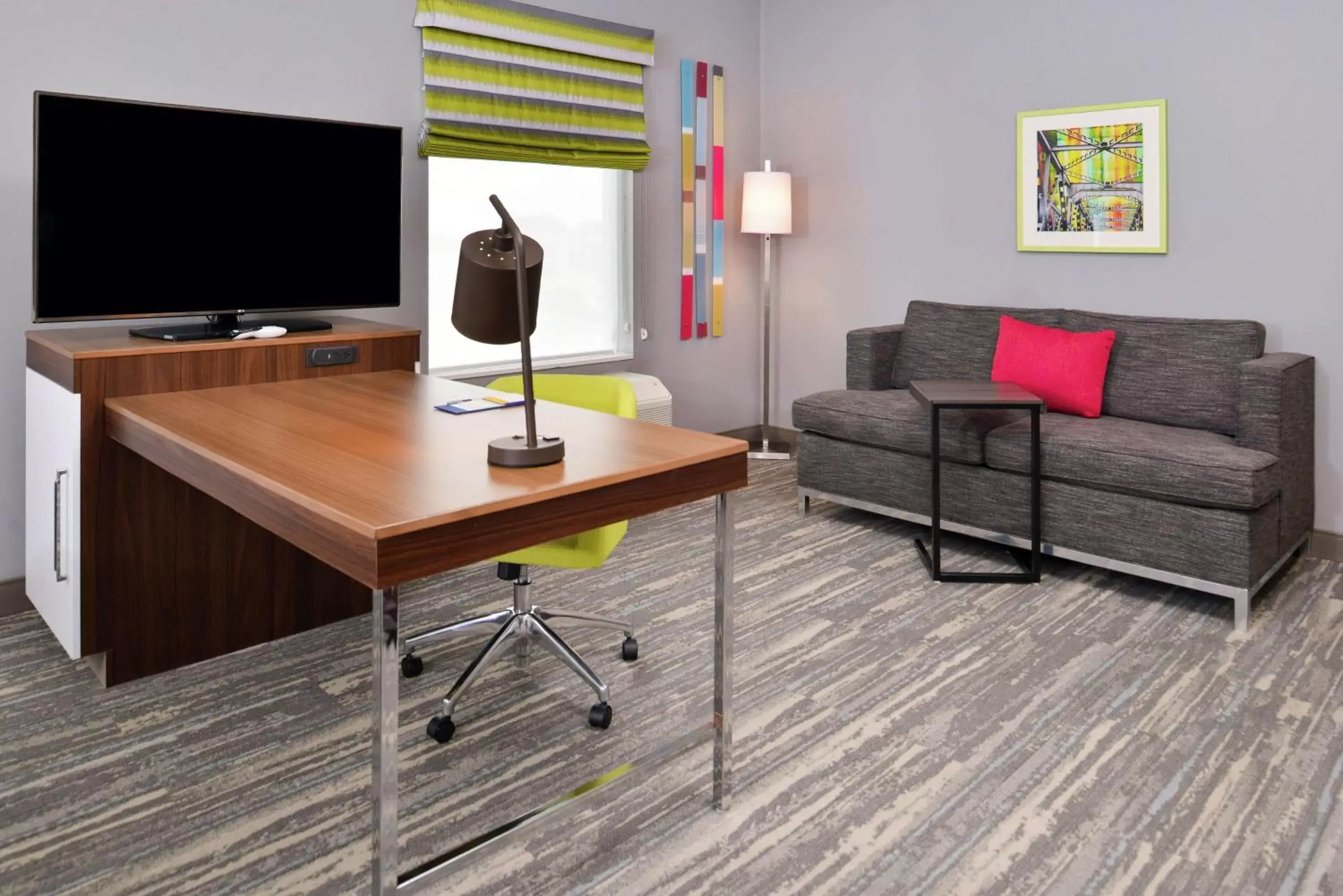 Bedroom in Hampton Inn & Suites Saint Paul Oakdale Woodbury Bedroom in Hampton Inn & Suites Saint Paul Oakdale Woodbury