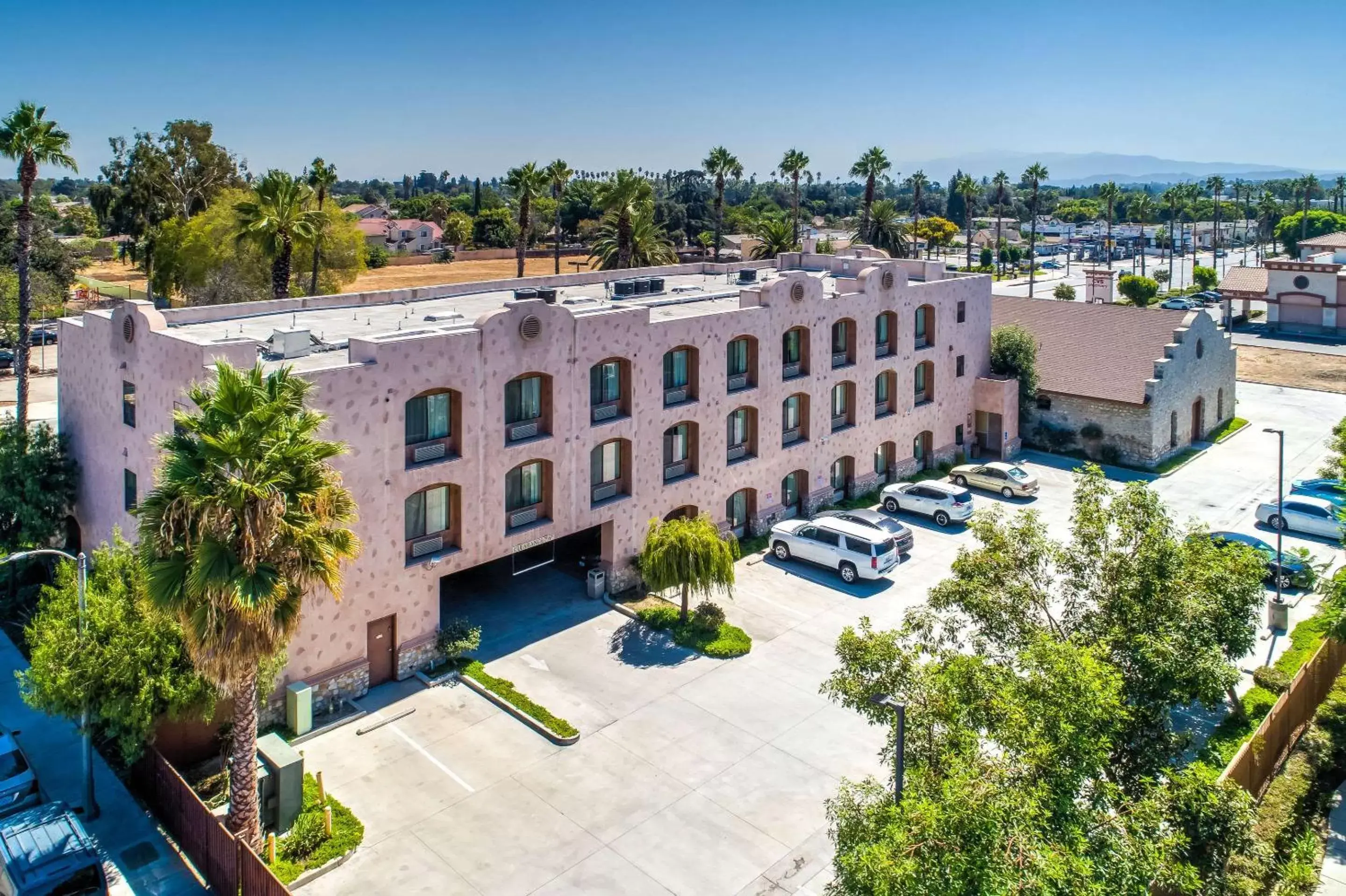 Property building, Bird's-eye View in Comfort Inn Pomona Near FairPlex