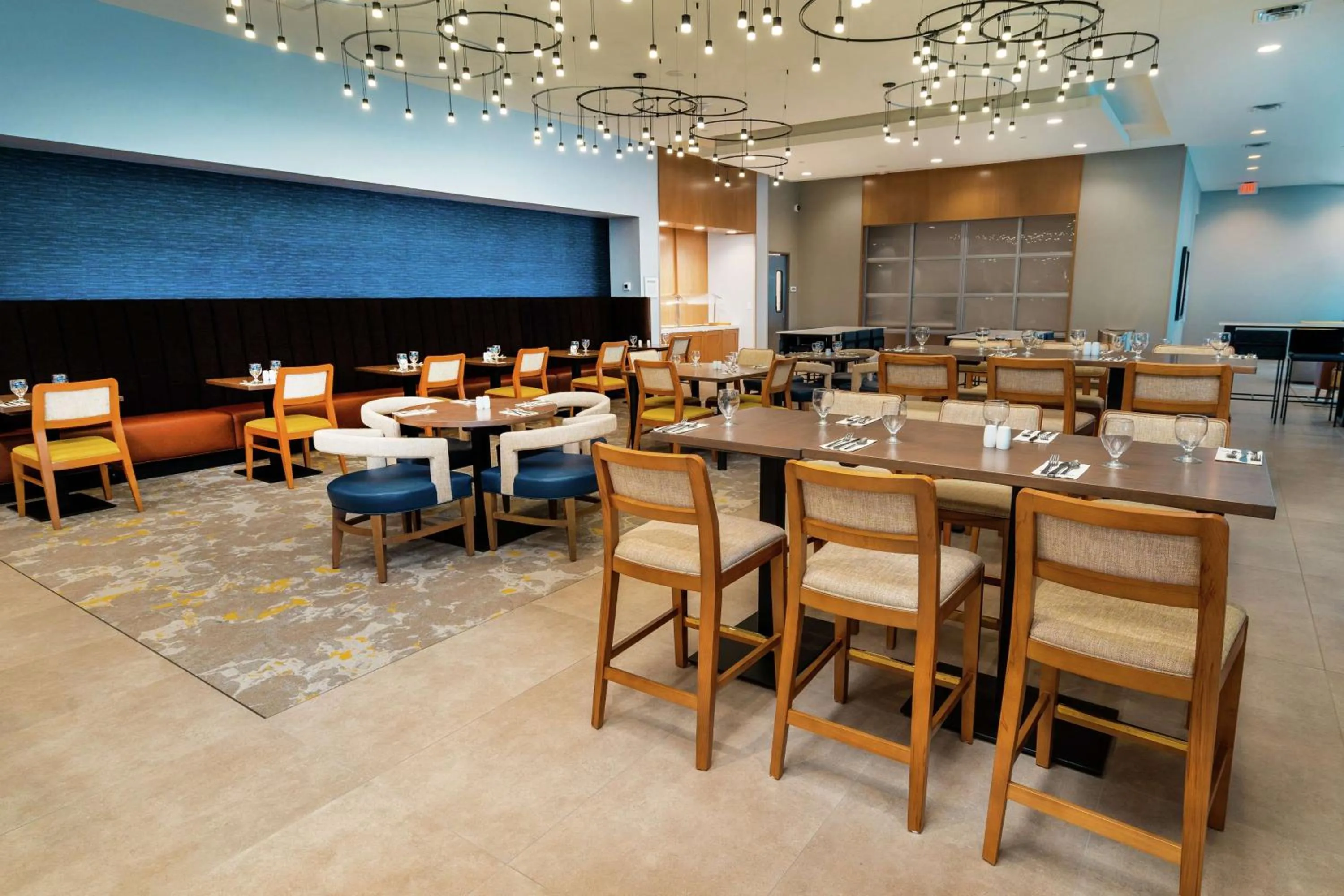 Restaurant/places to eat in Hilton Garden Inn Cedar Park Austin