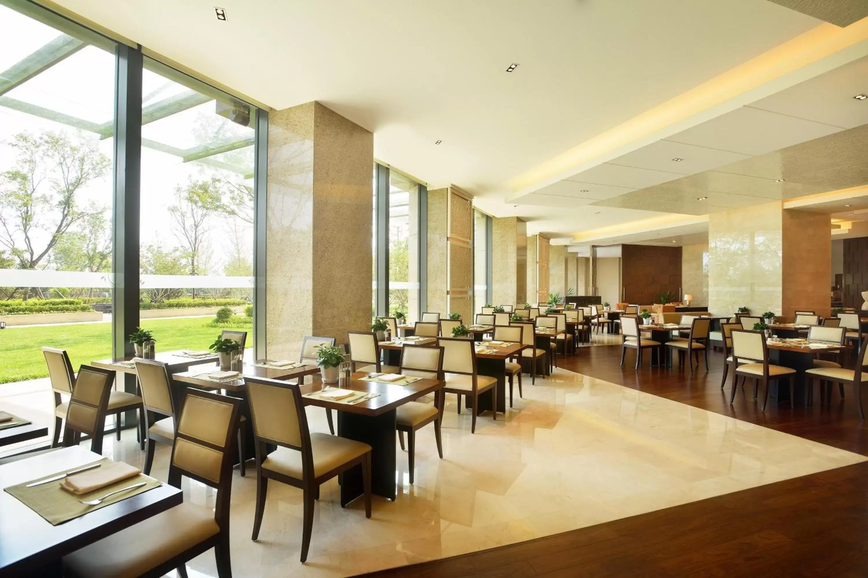 Restaurant/Places to Eat in Sheraton Shenyang South City Hotel