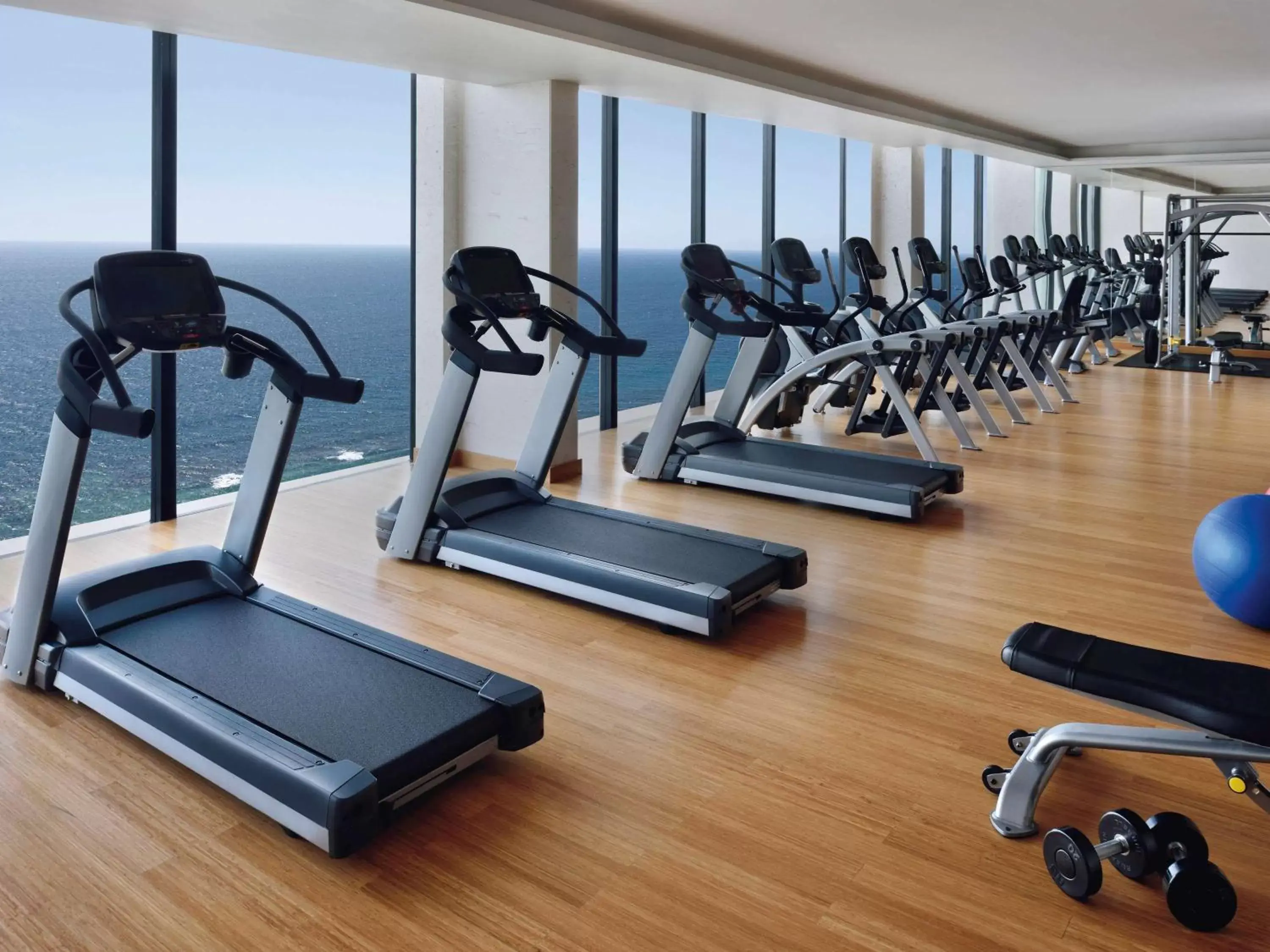 On site, Fitness Center/Facilities in Movenpick Hotel Colombo